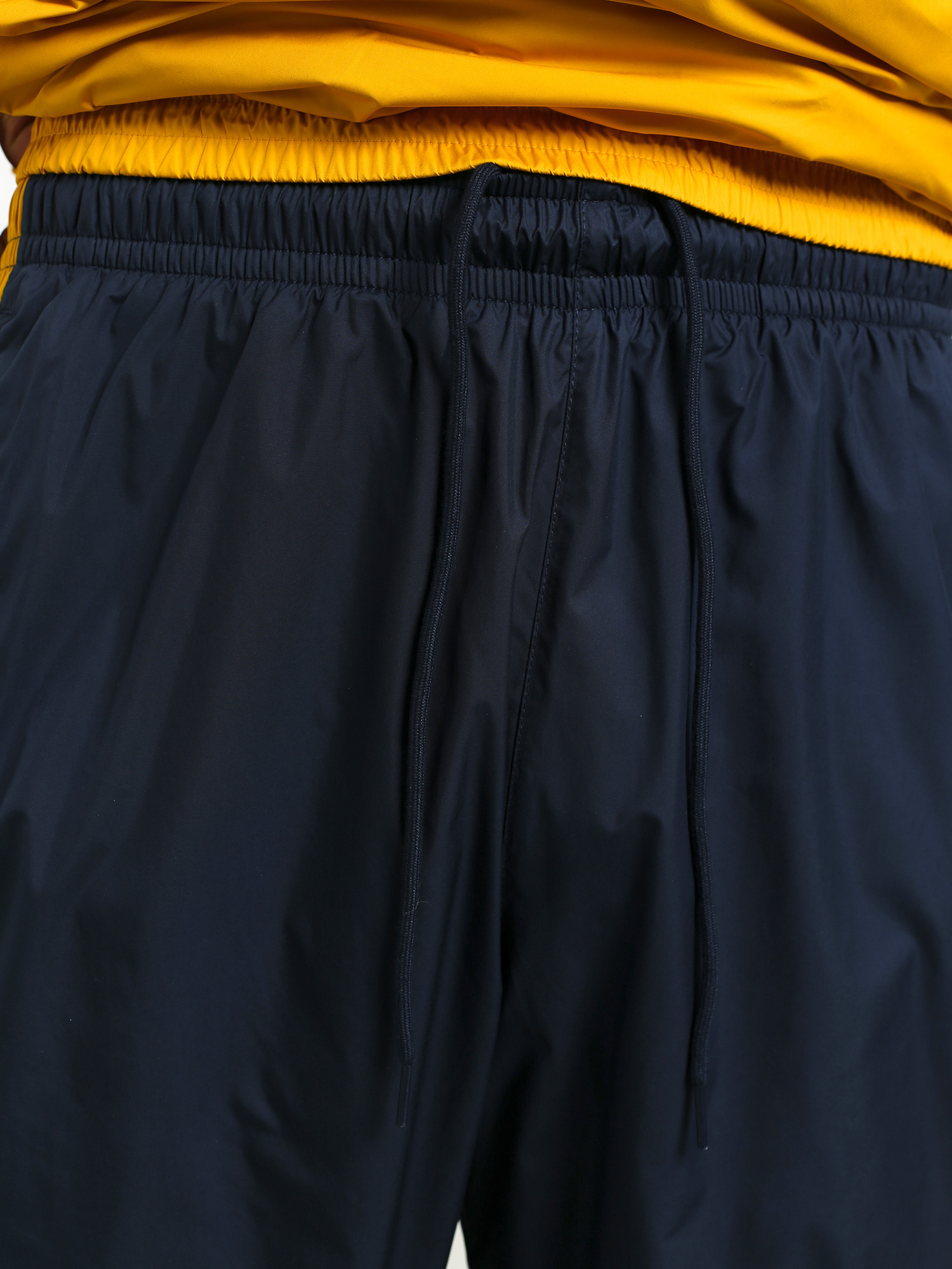 Spodnie Nike SB Shield Trck Pnt Swoosh (obsidian/dark sulfur/dark sulfur)