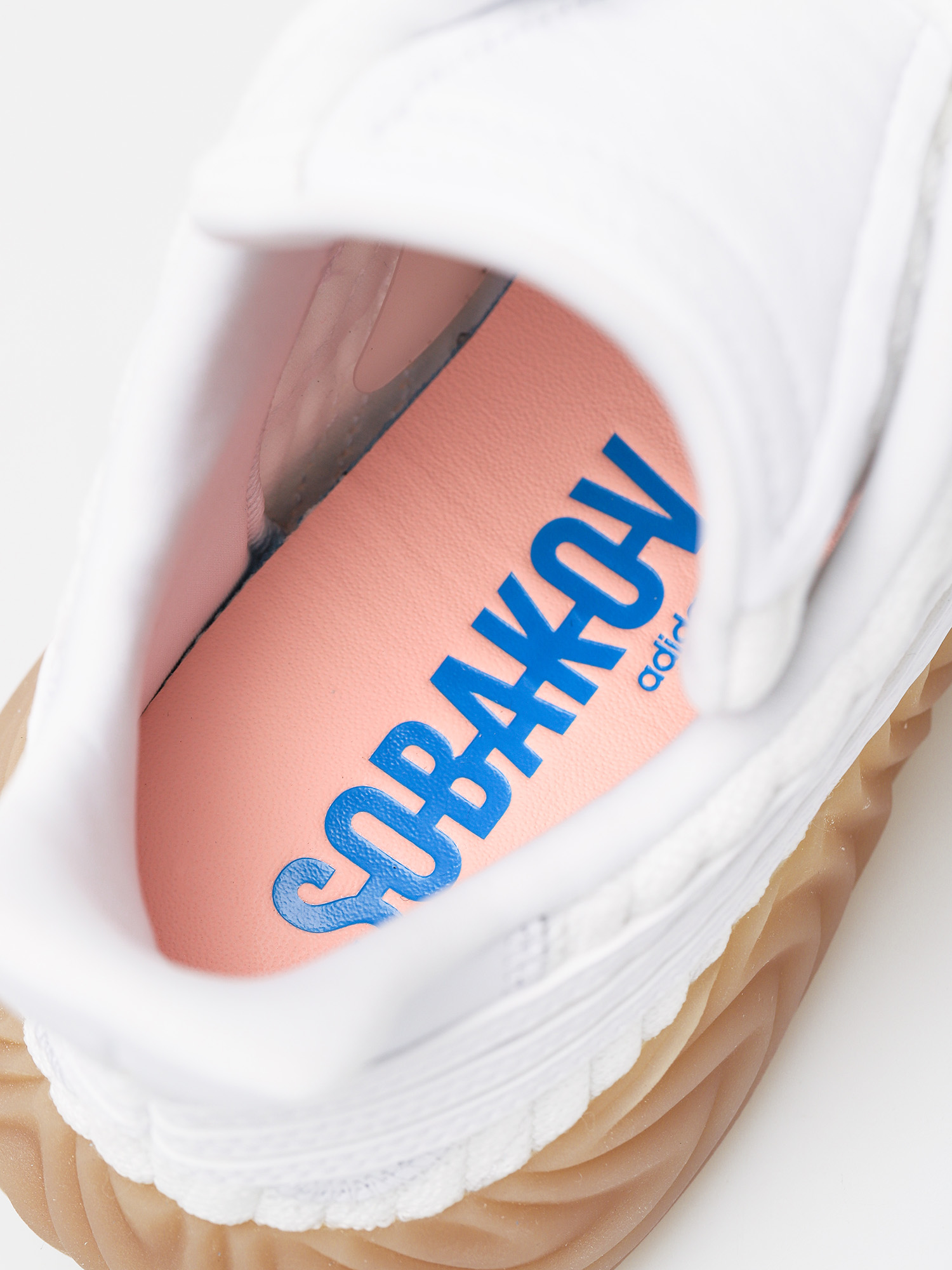 Buty adidas Sobakov (ftwwht/ftwwht/gum3)