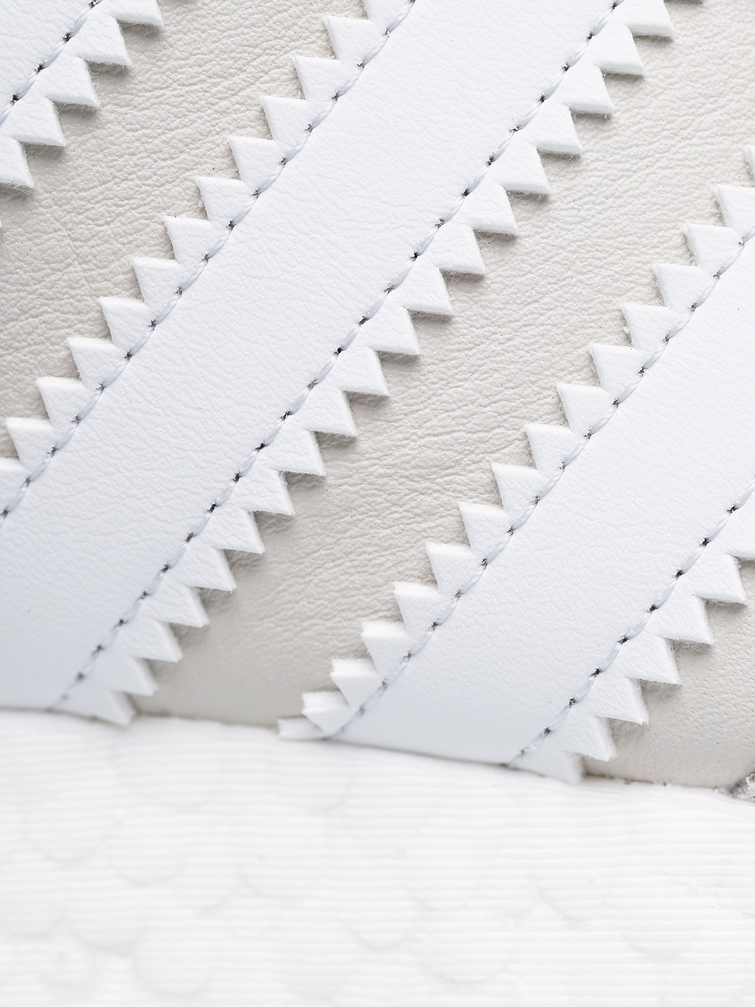 Buty adidas I5923 (rawwht/crywht/ftwwht)