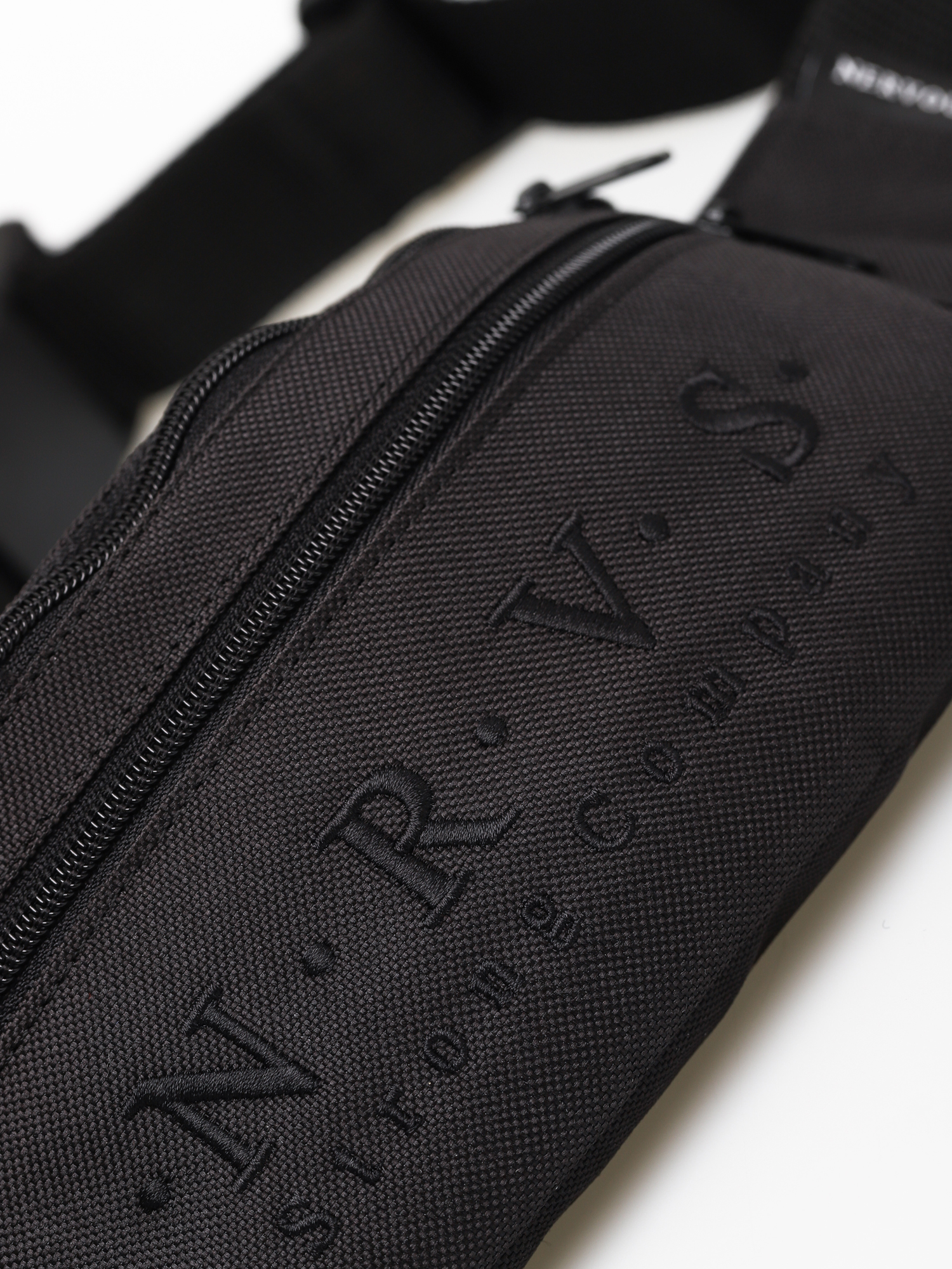 Nerka Nervous Shortcut (black)