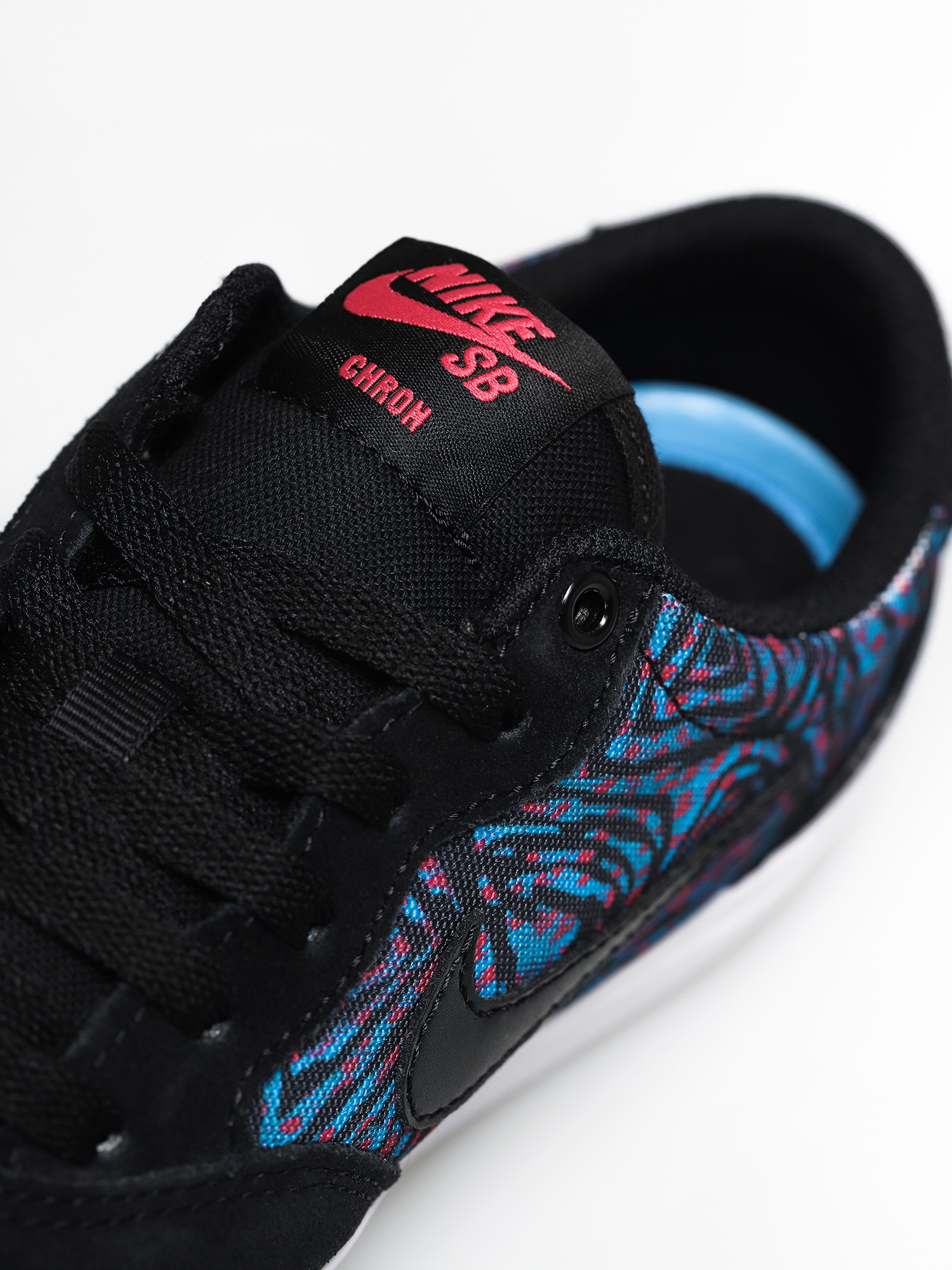 Buty Nike SB Chron Solarsoft Premium (black/black laser blue watermelon)