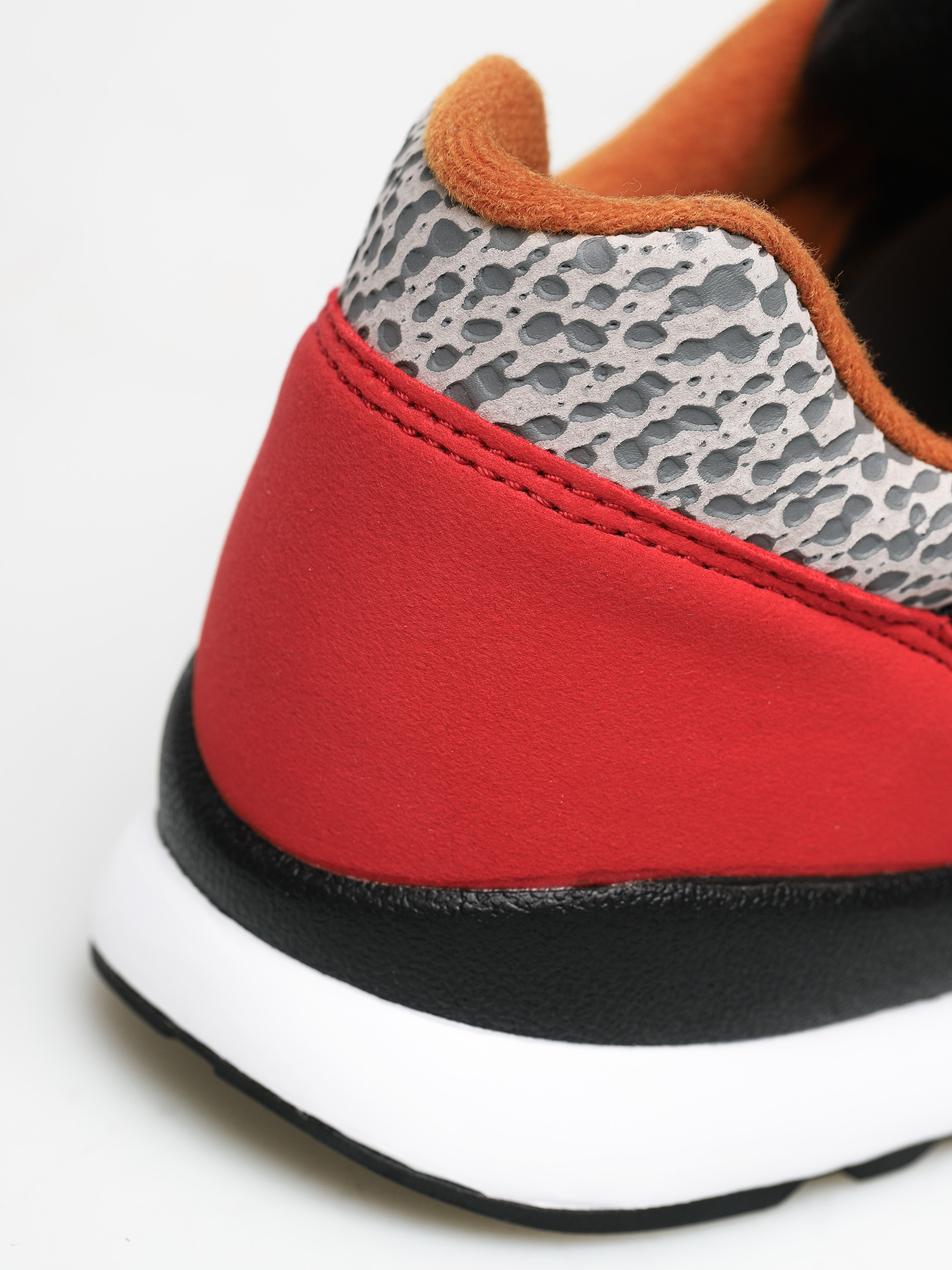 Buty Nike Air Safari Se (university red/black monarch cobblestone)