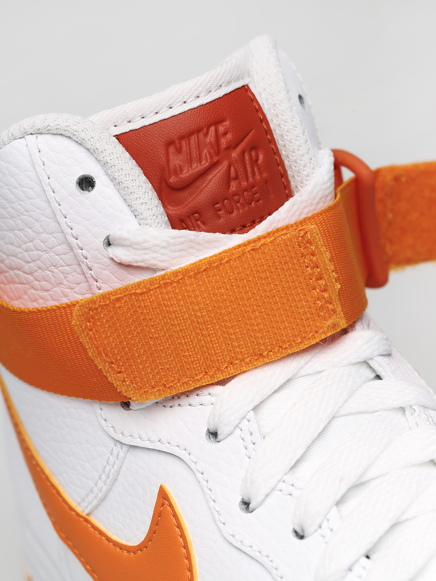 Buty Nike Air Force 1 High Wmn (white/orange peel campfire orange)