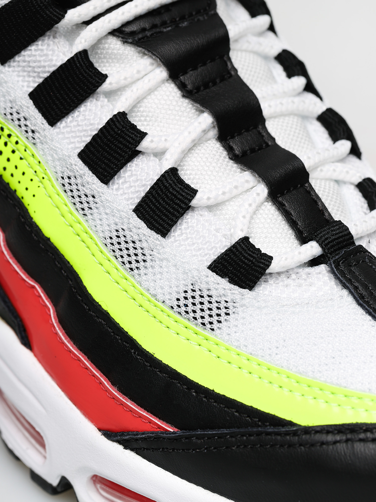 Buty Nike Air Max 95 Se (black/aloe verde bright crimson volt)