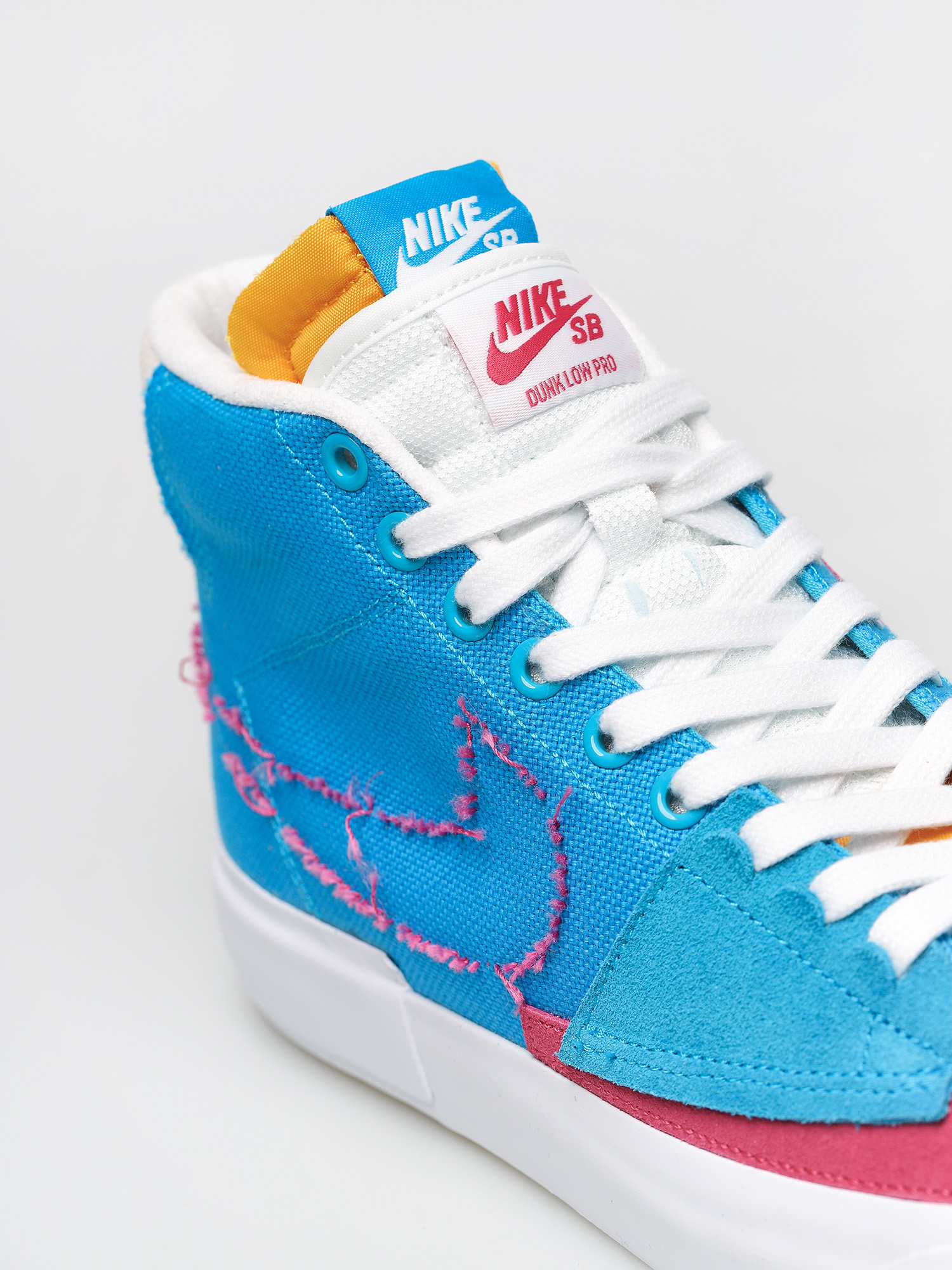 nike sb blazer mid university gold