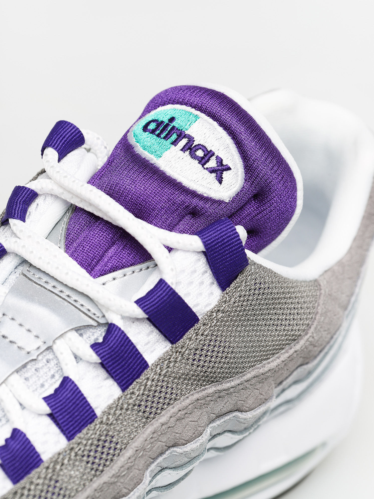 Buty Nike Air Max 95 Lv8 (white/court purple emerald green)