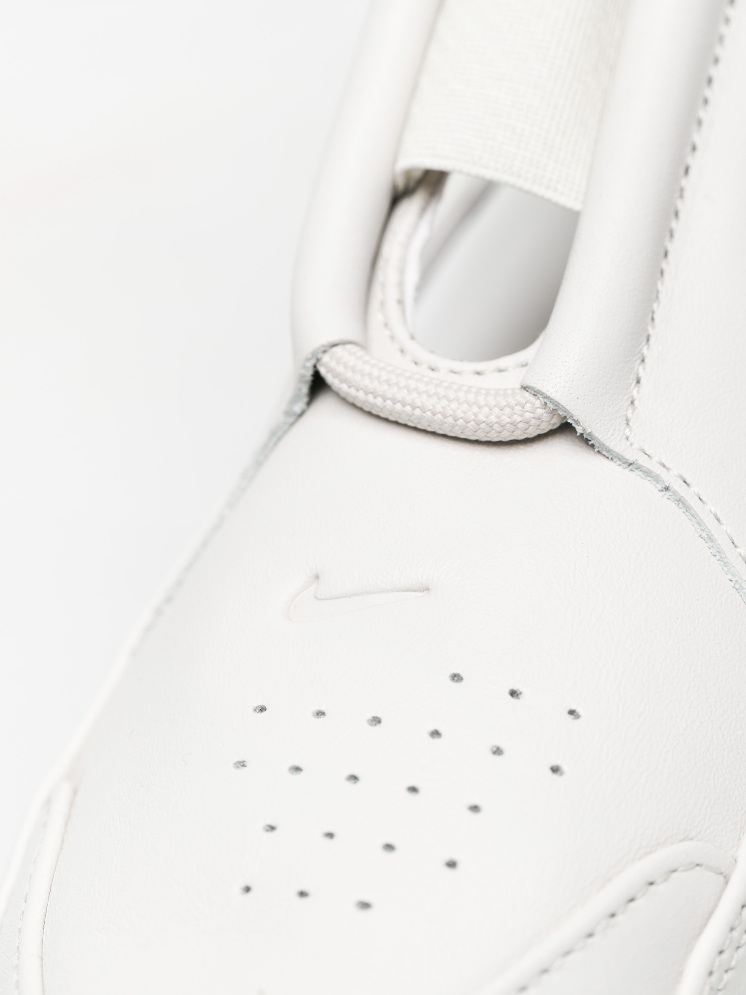 Buty Nike Air Max FF 720 Wmn (summit white/summit white)