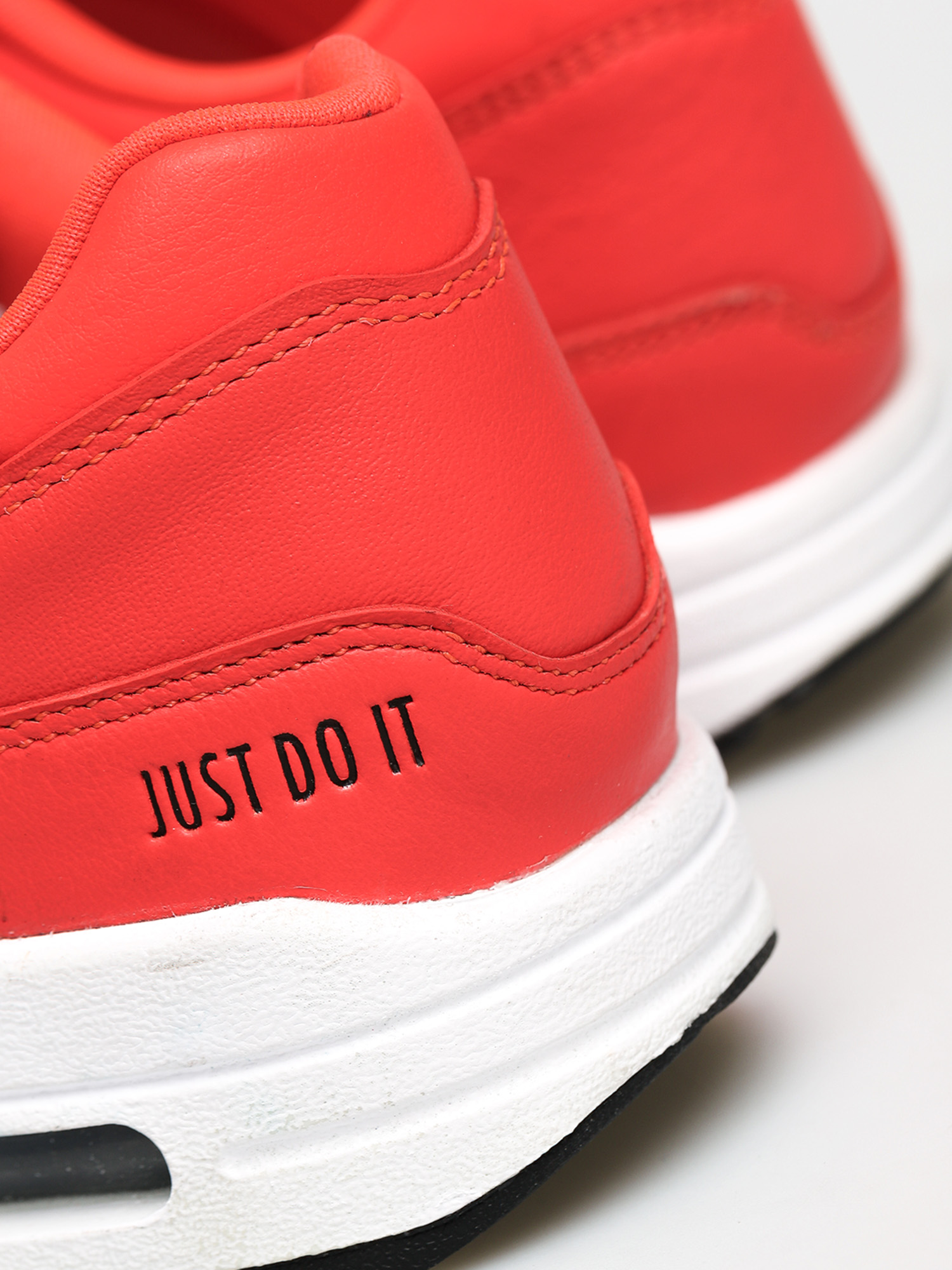 Buty Nike Air Max 1 Se Wmn (bright crimson/bright crimson black)