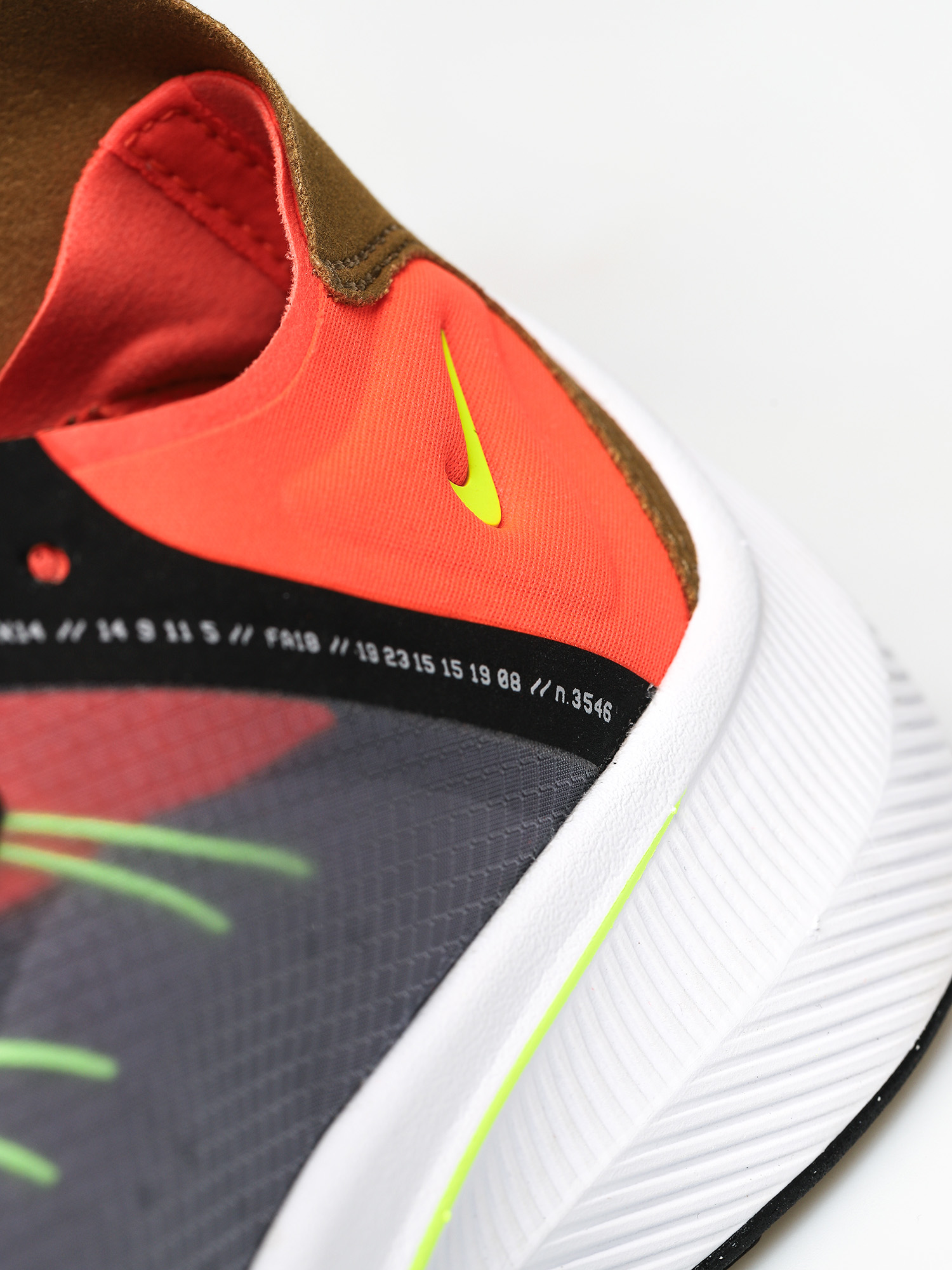 Buty Nike EXP-X14 (black/volt total crimson dark grey)
