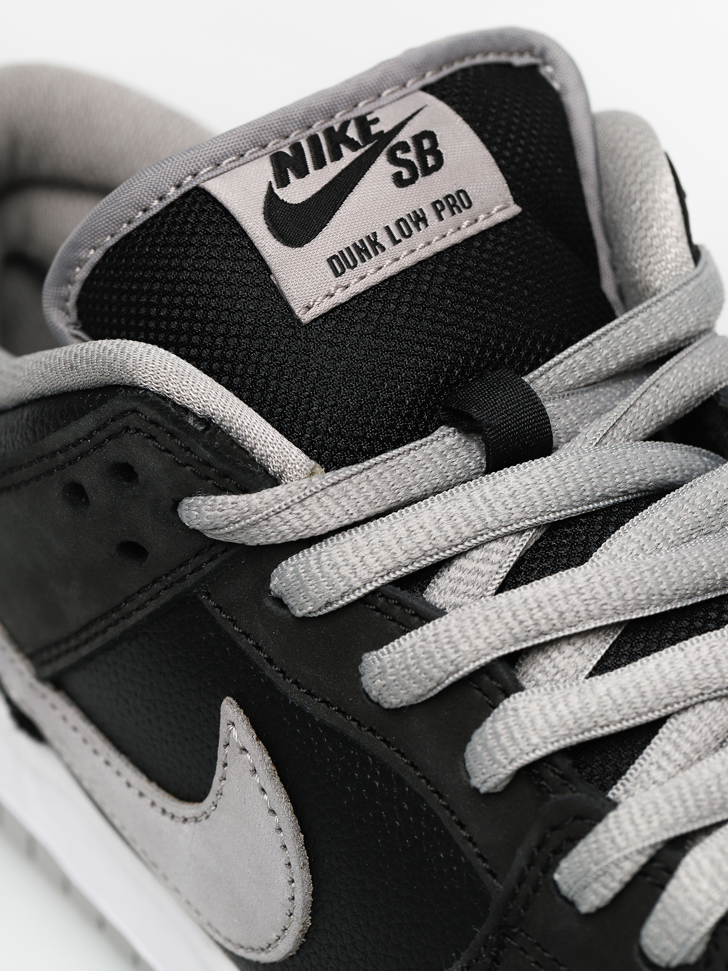 Buty Nike SB Dunk Low Pro (black/medium grey black white)