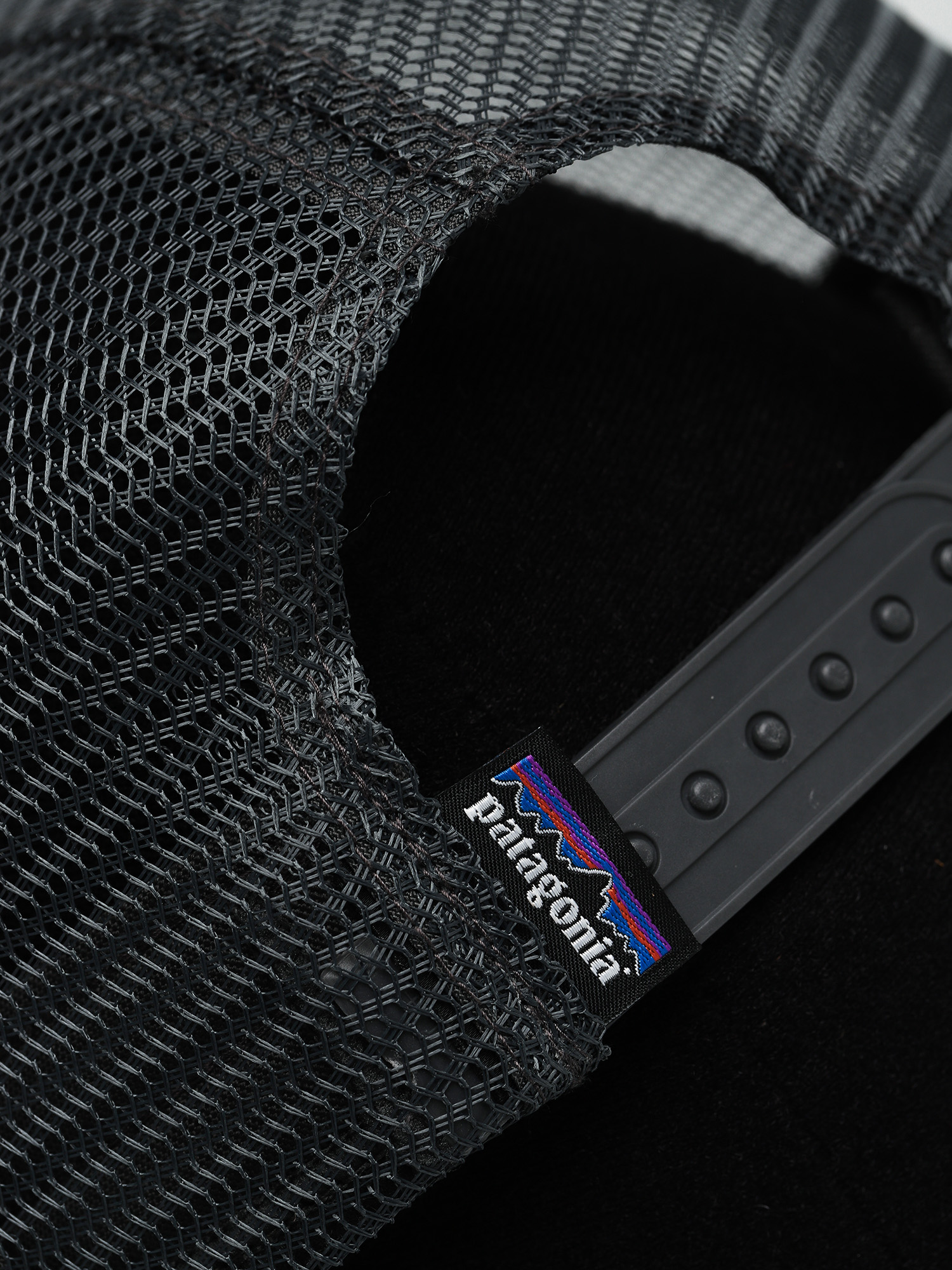 Czapka z daszkiem Patagonia P6 Logo Trucker ZD (forge grey)