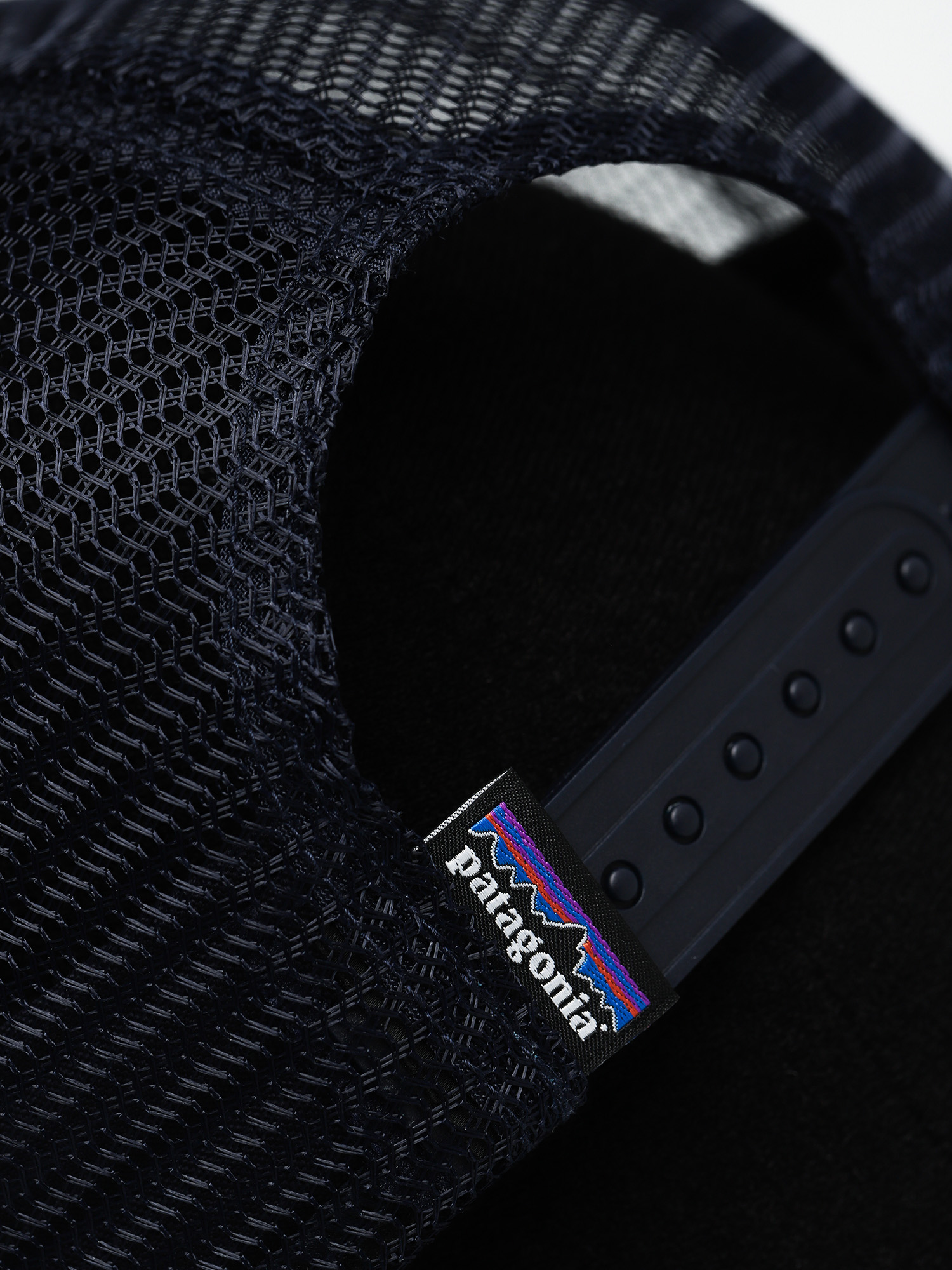 Czapka z daszkiem Patagonia P6 Logo Trucker ZD (navy blue)