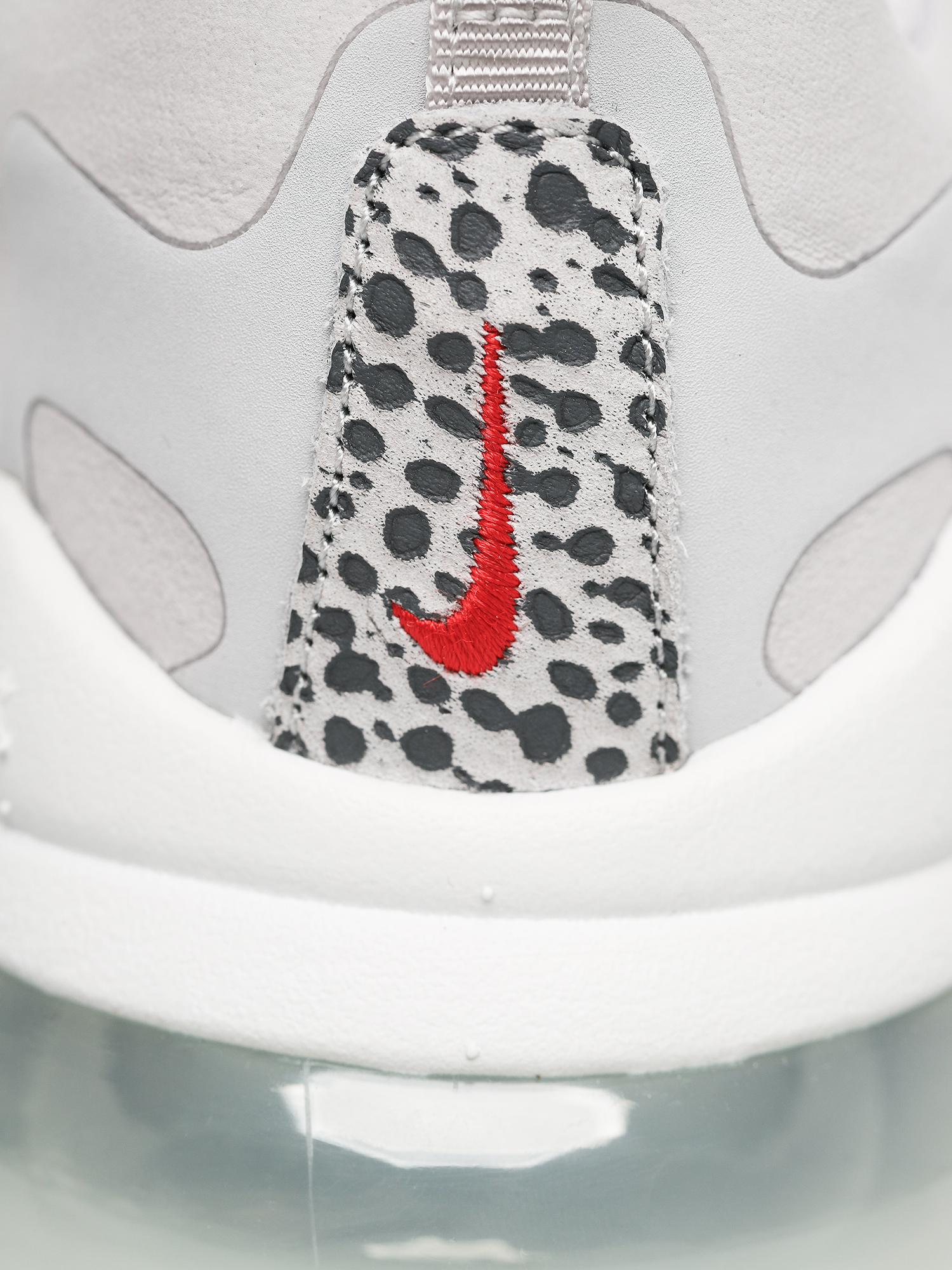 Buty Nike Air Max 270 React (neutral grey/university red lt graphite)