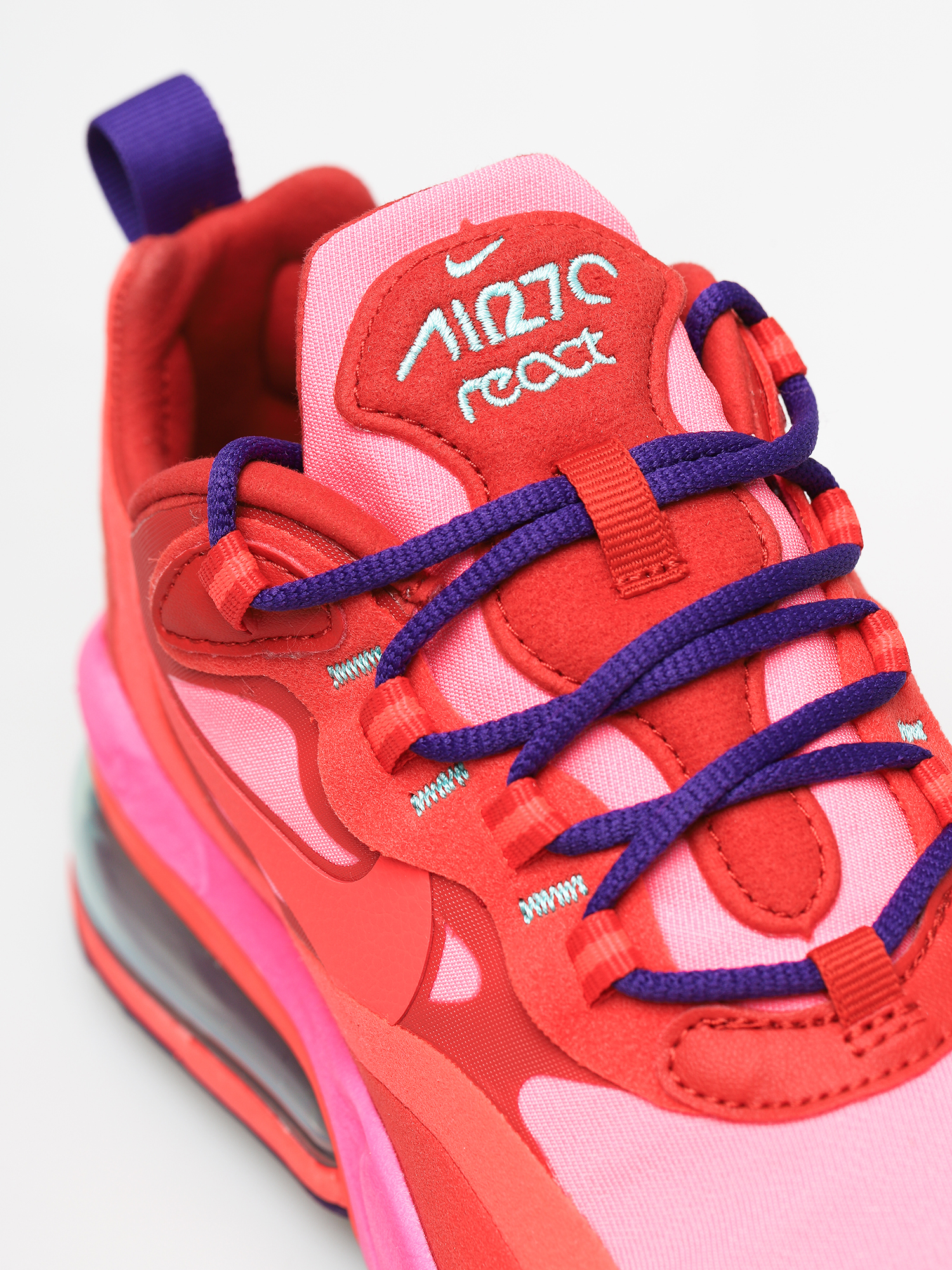 Buty Nike Air Max 270 React Wmn (mystic red/bright crimson pink blast)