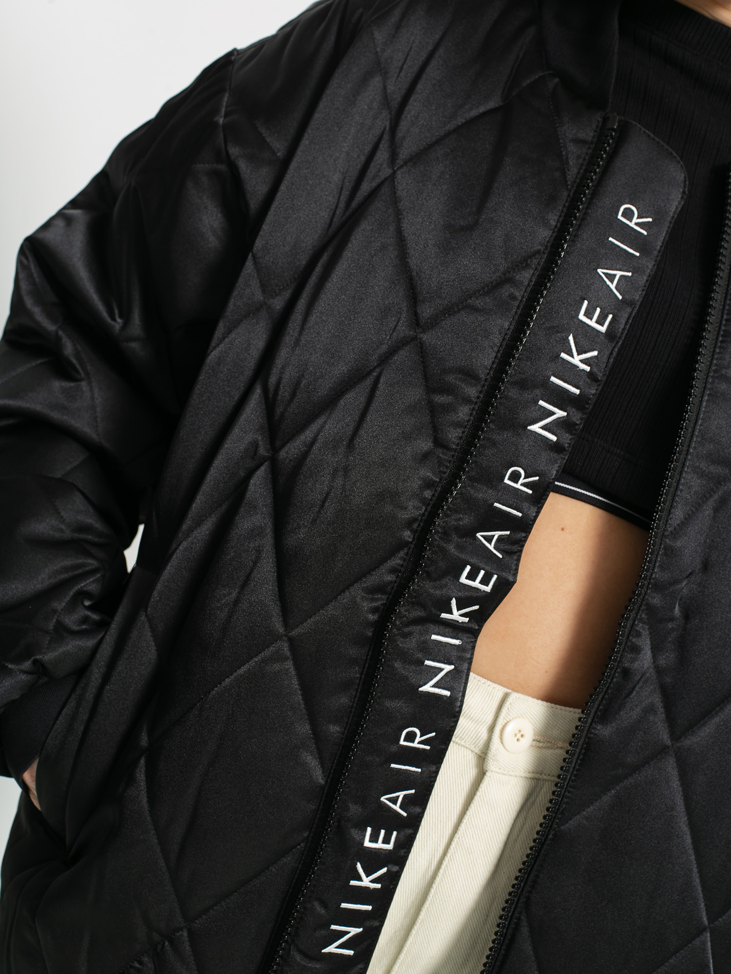 Kurtka Nike Air Syn Fill Jkt Satn Wmn (black/black/white)