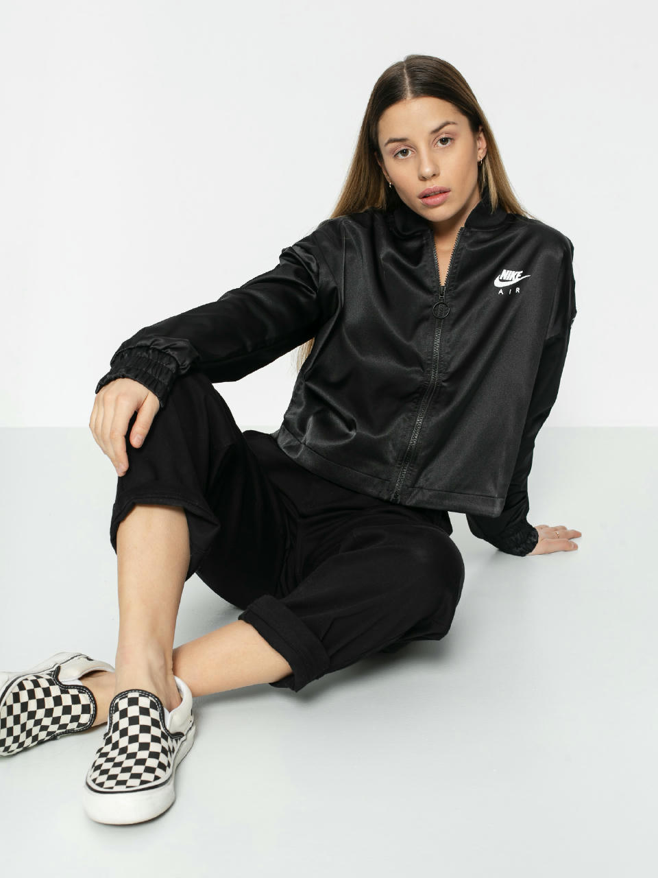 Kurtka Nike Air Trk Jkt Satin Wmn (black)