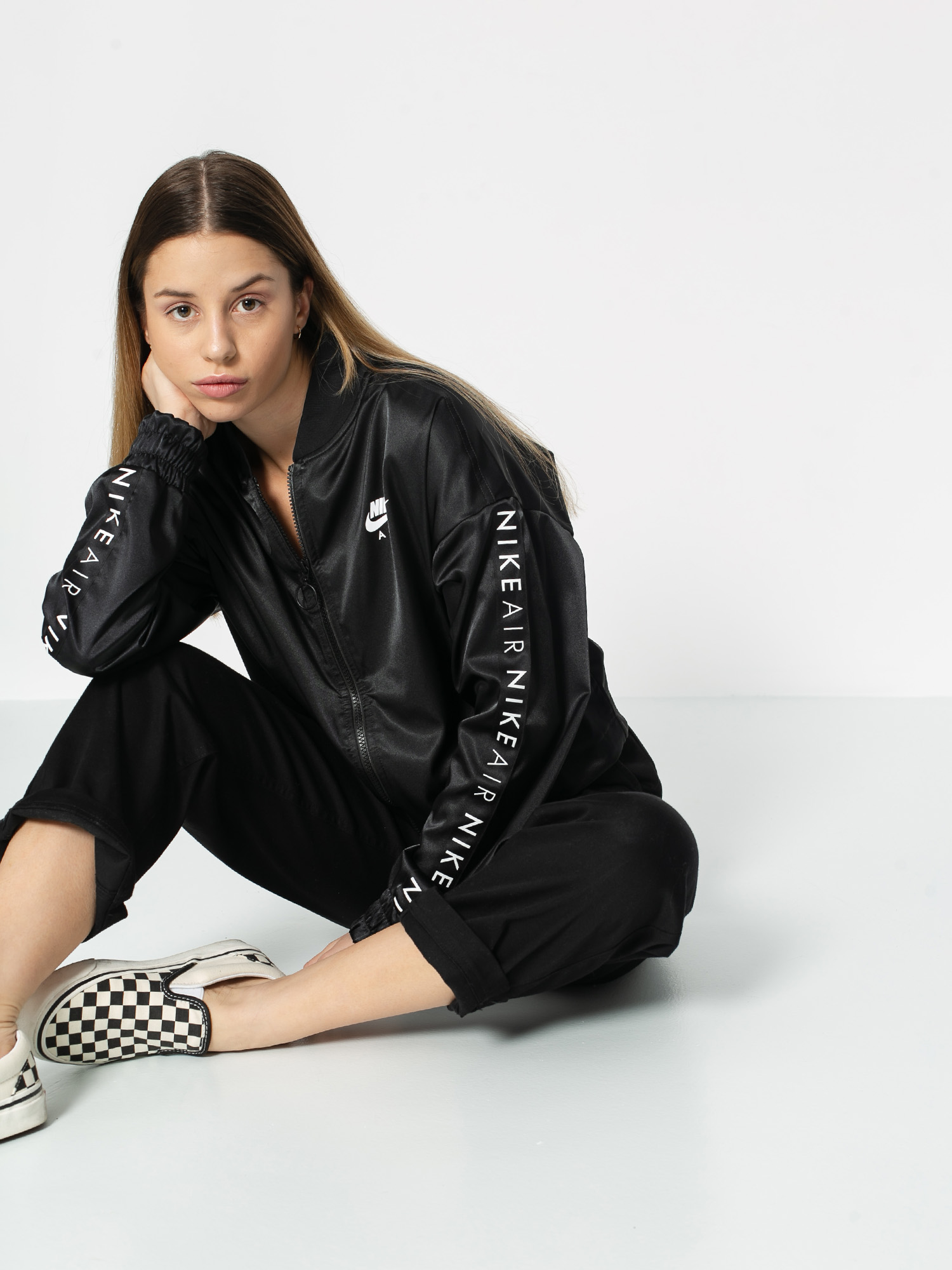 Kurtka Nike Air Trk Jkt Satin Wmn (black)