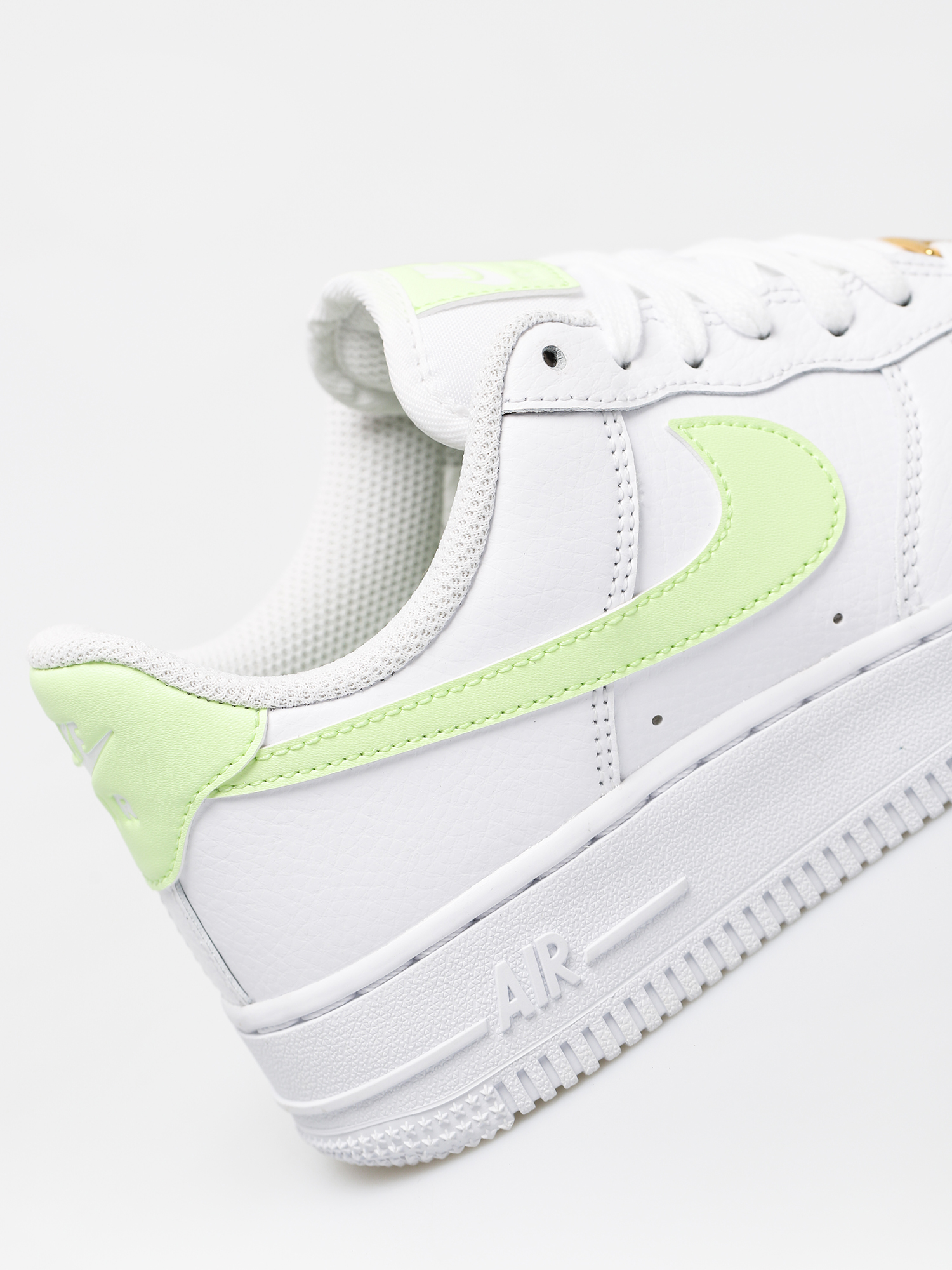 Buty Nike Air Force 1 07 Wmn (white/barely volt white white)