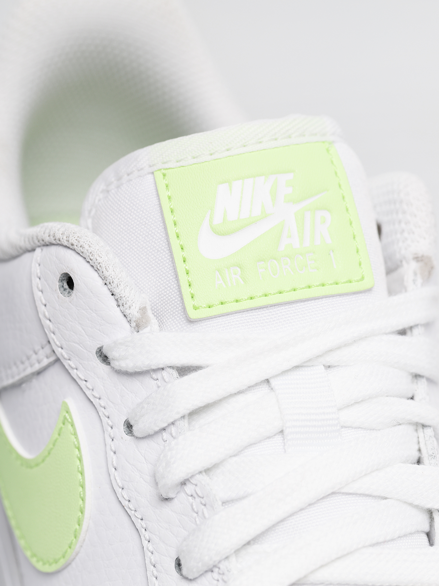 Buty Nike Air Force 1 07 Wmn (white/barely volt white white)
