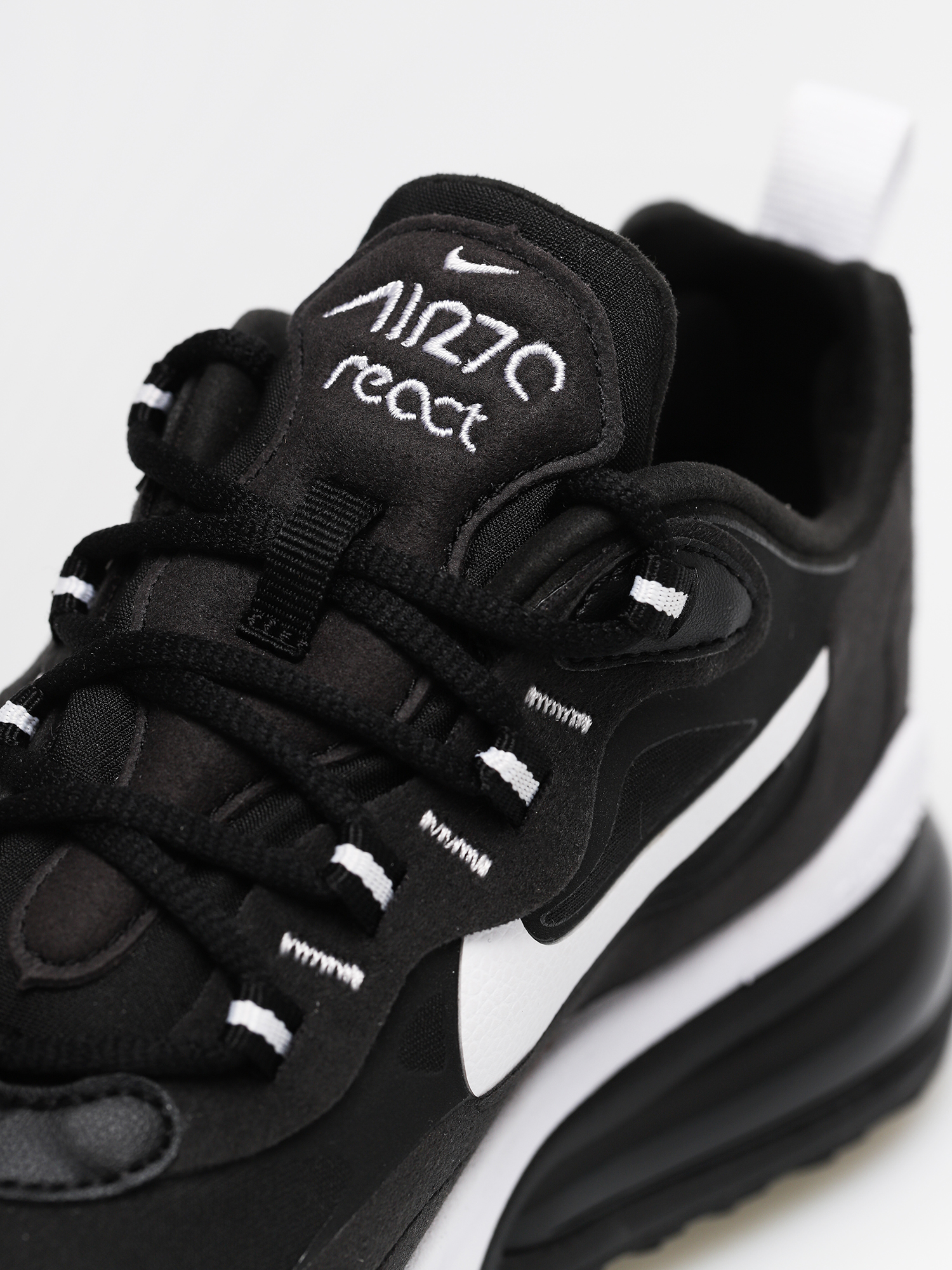 Buty Nike Air Max 270 React Wmn (black/white black black)