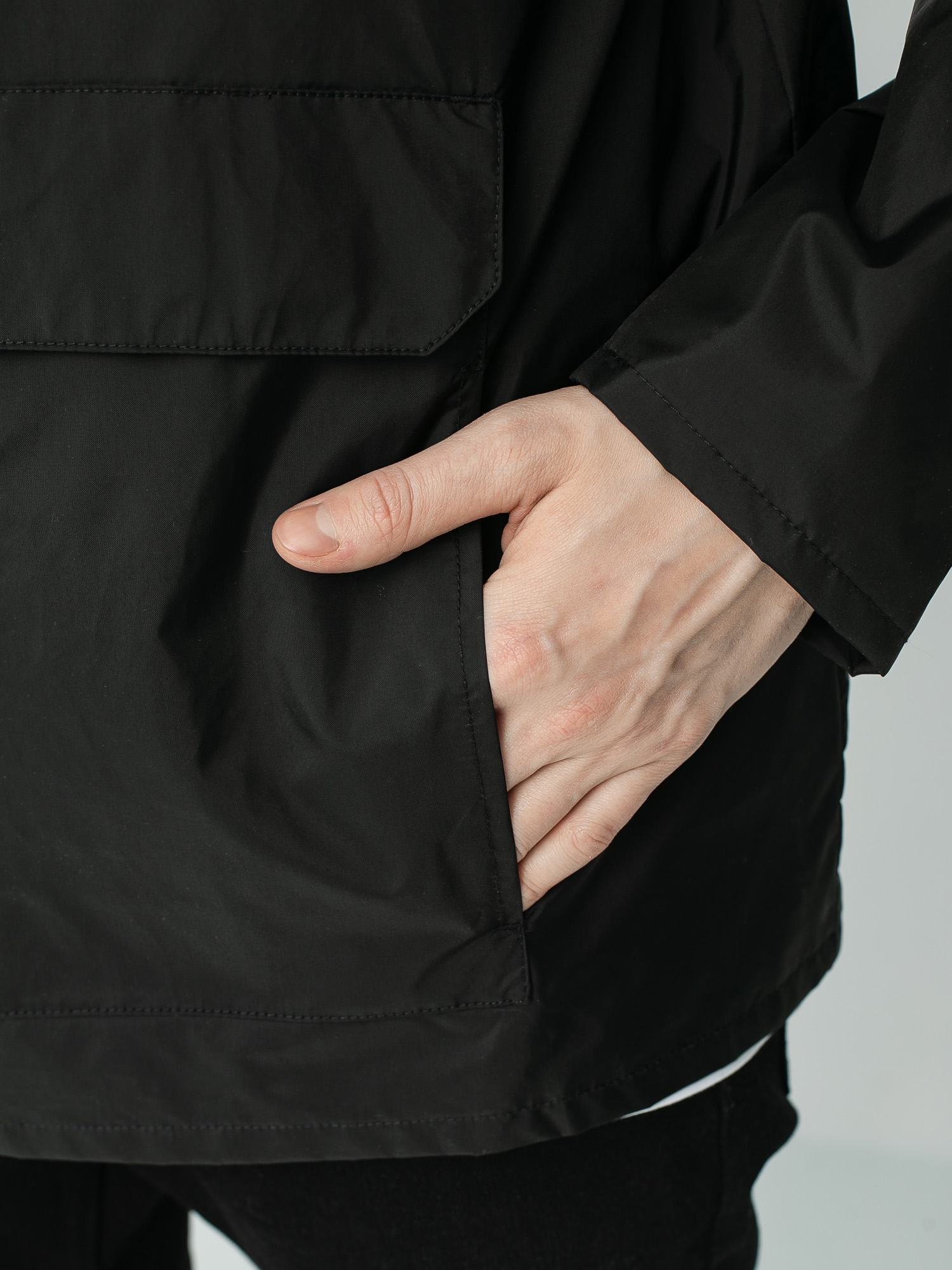 Kurtka Vans Distort Type Anorak (black)