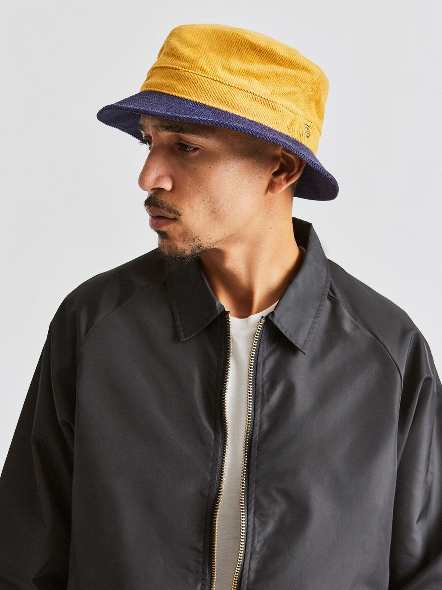 Kapelusz Brixton B Shield Bucket Hat (sunset yellow/washed navy)