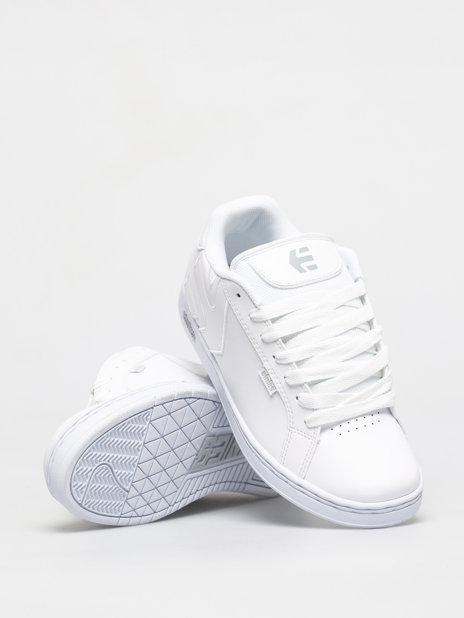 etnies fader white tan