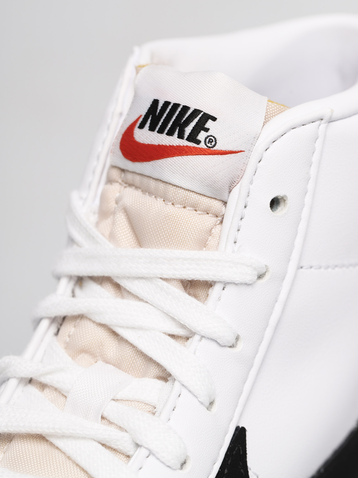 Buty Nike Blazer Mid 77 Vintage (white/black)