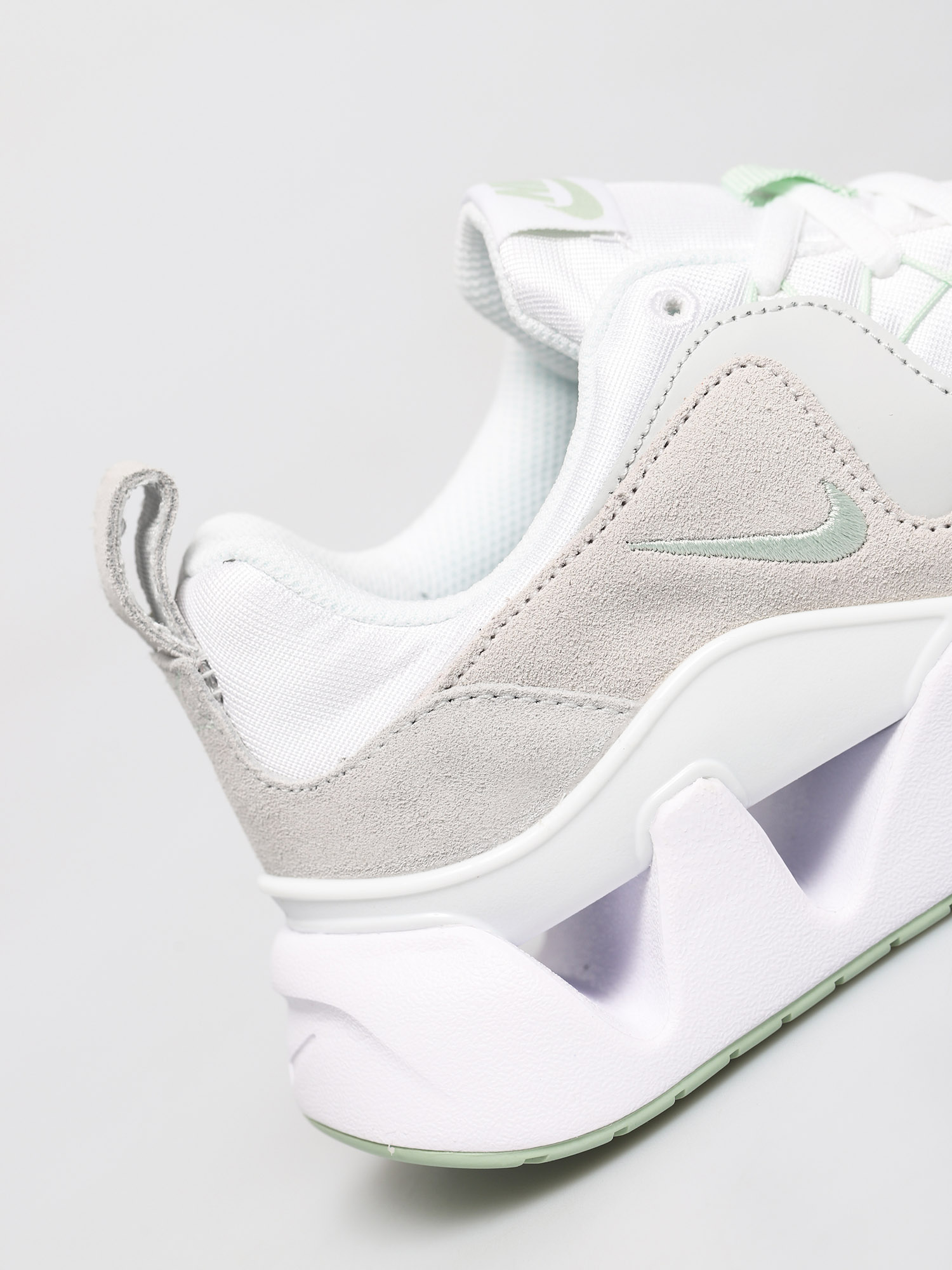 Buty Nike RYZ 365 Wmn (white/pistachio frost photon dust black)
