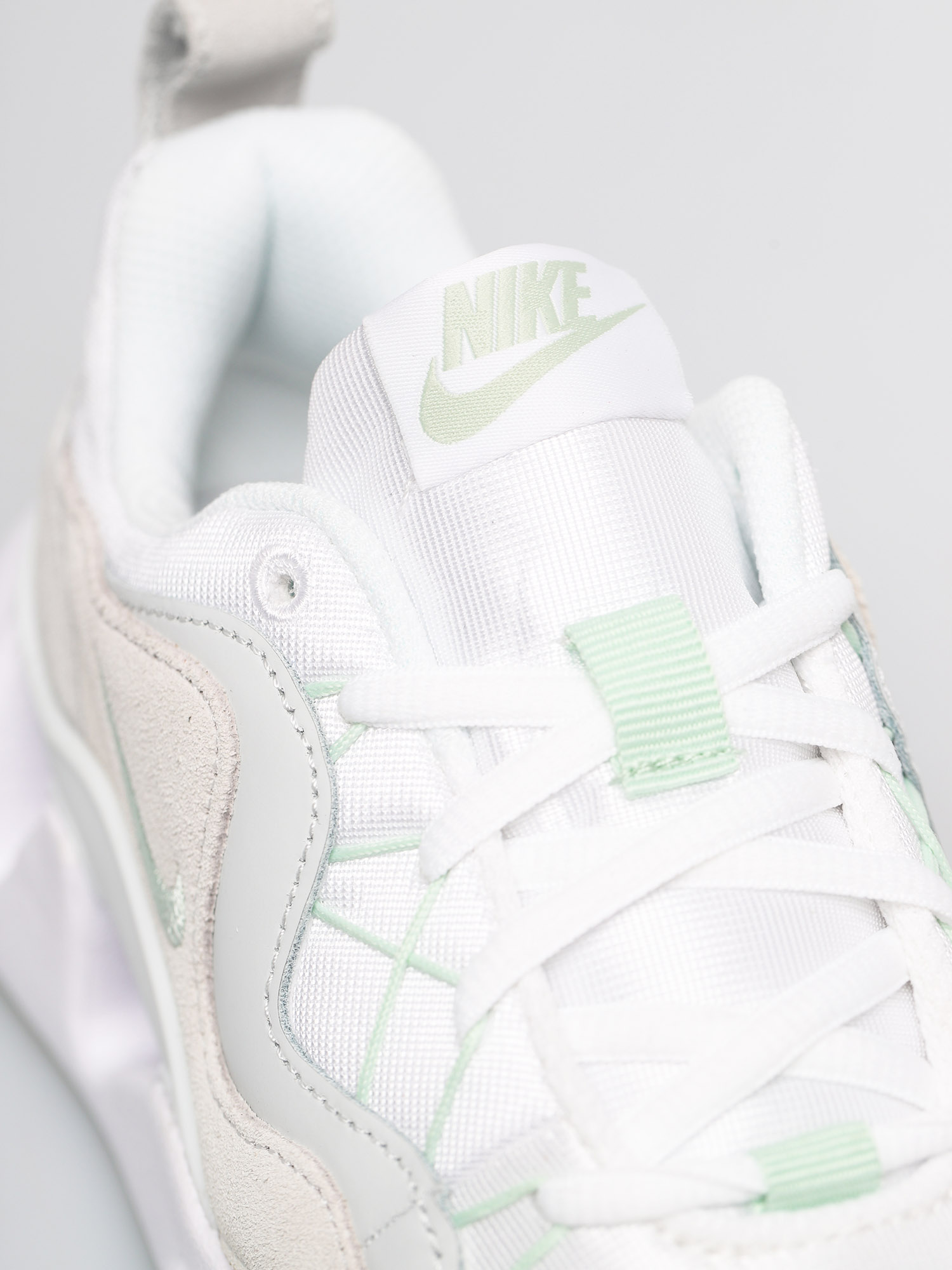 Buty Nike RYZ 365 Wmn (white/pistachio frost photon dust black)