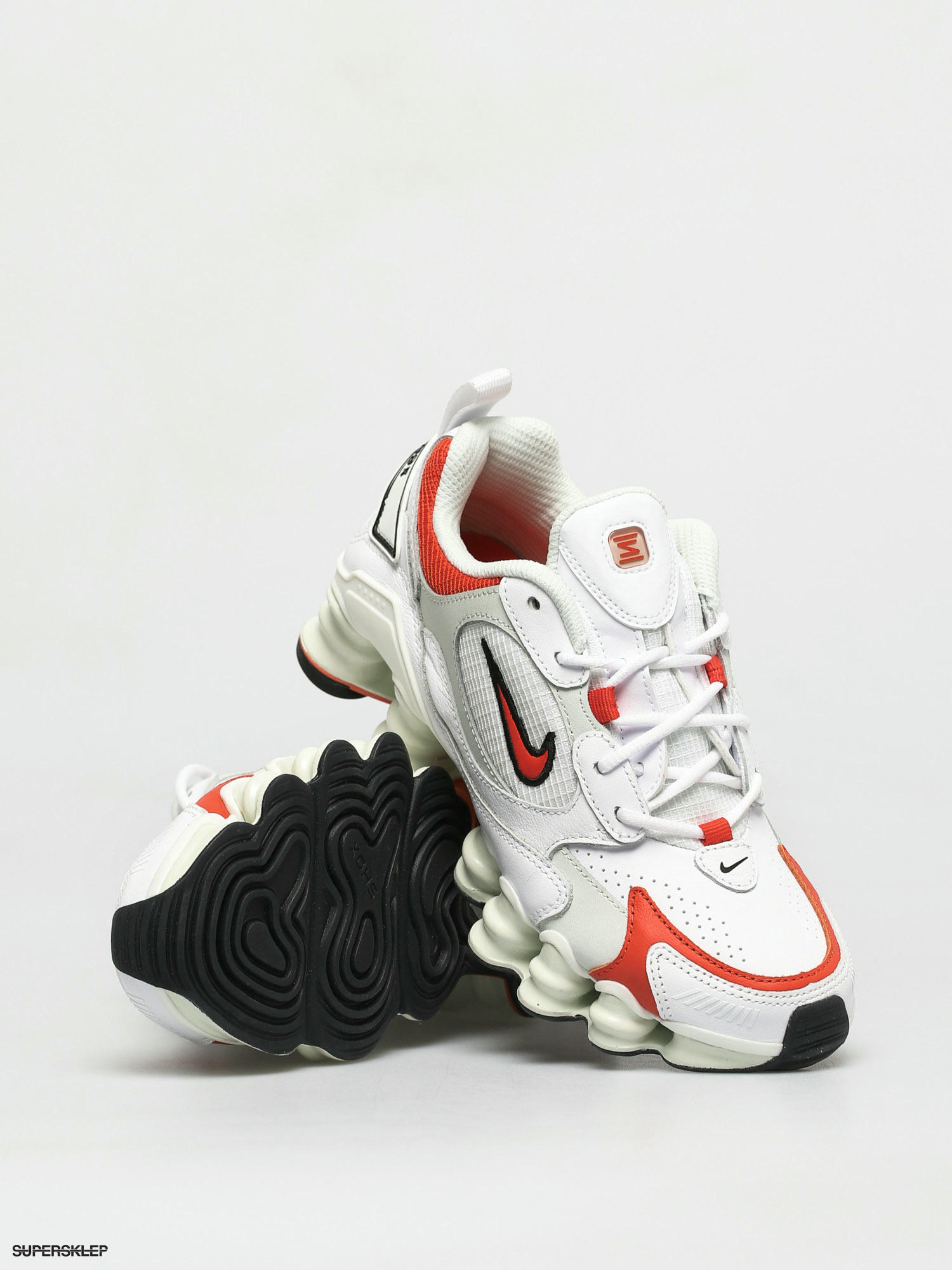 Buty sportowe Nike Shox – wygoda i sportowy design w dobrej cenie