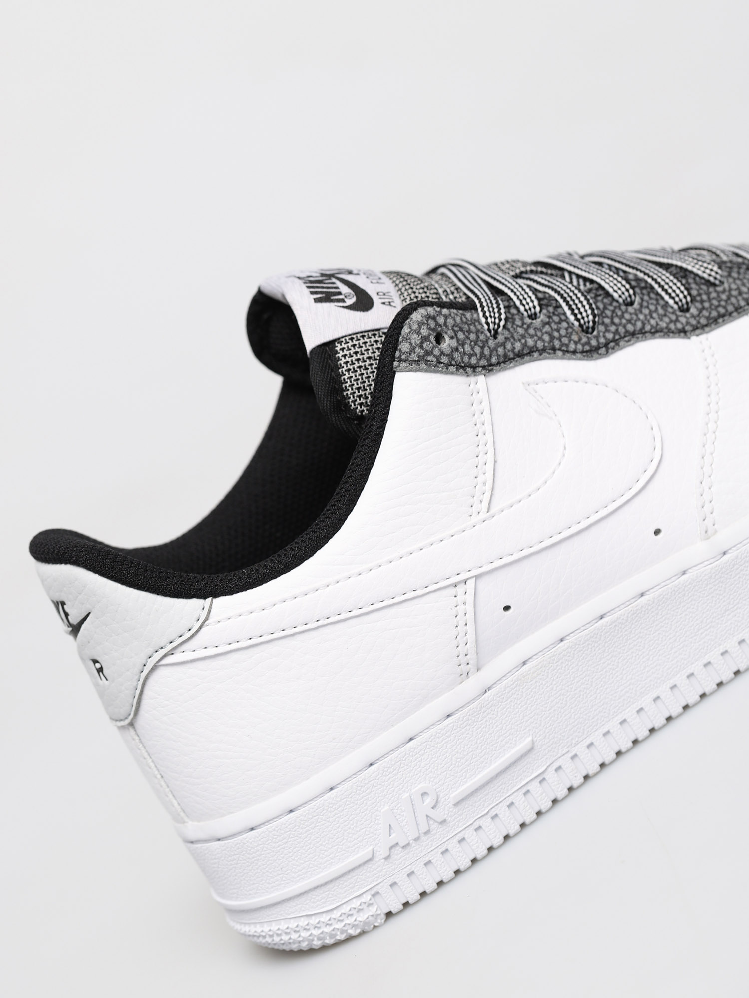 Buty Nike Air Force 1 07 Lv8 (white/white cool grey pure platinum)