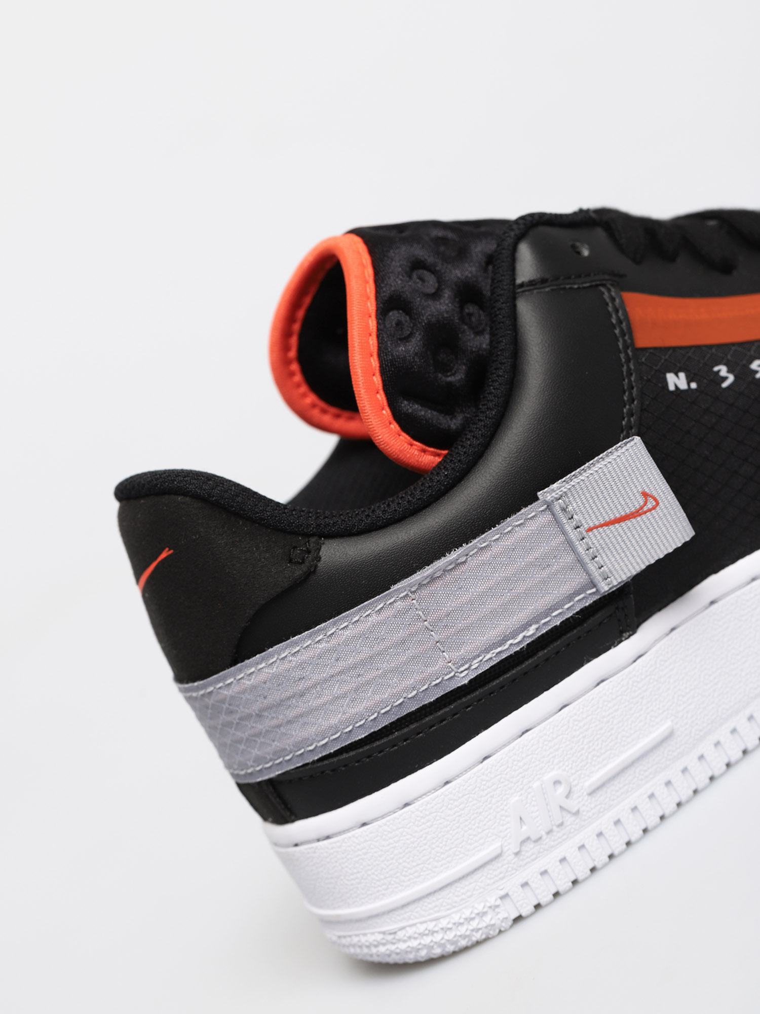 Buty Nike Air Force 1 Type (black/hyper crimson wolf grey white)