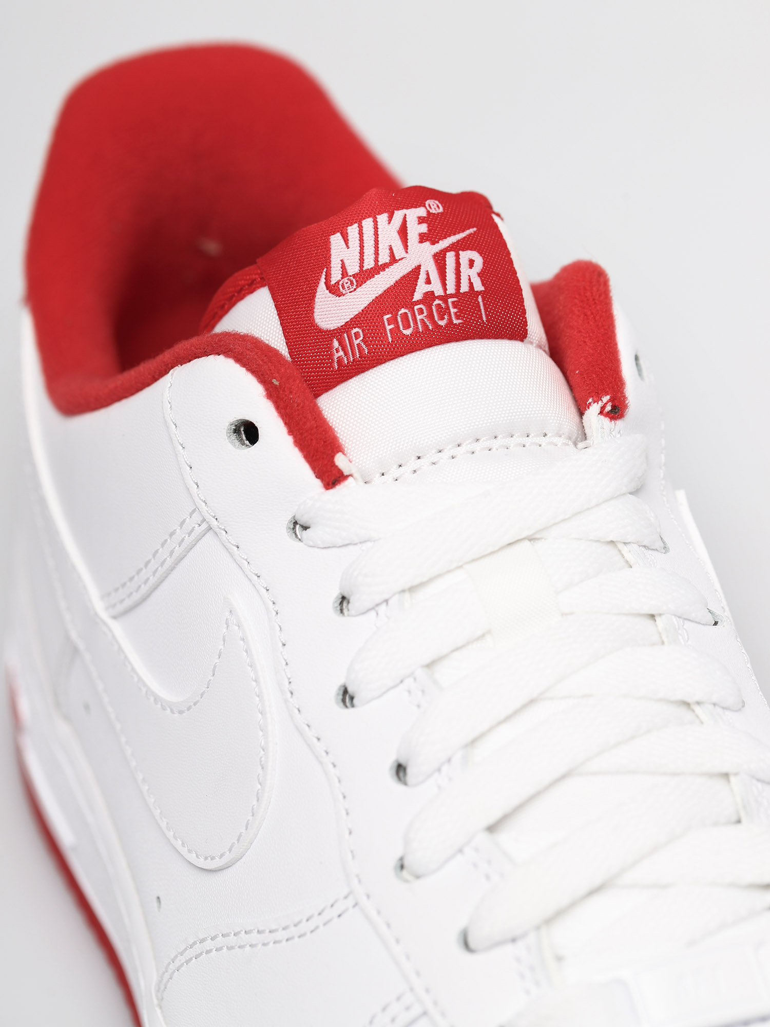 Buty Nike Air Force 1 07 1 (white/university red)