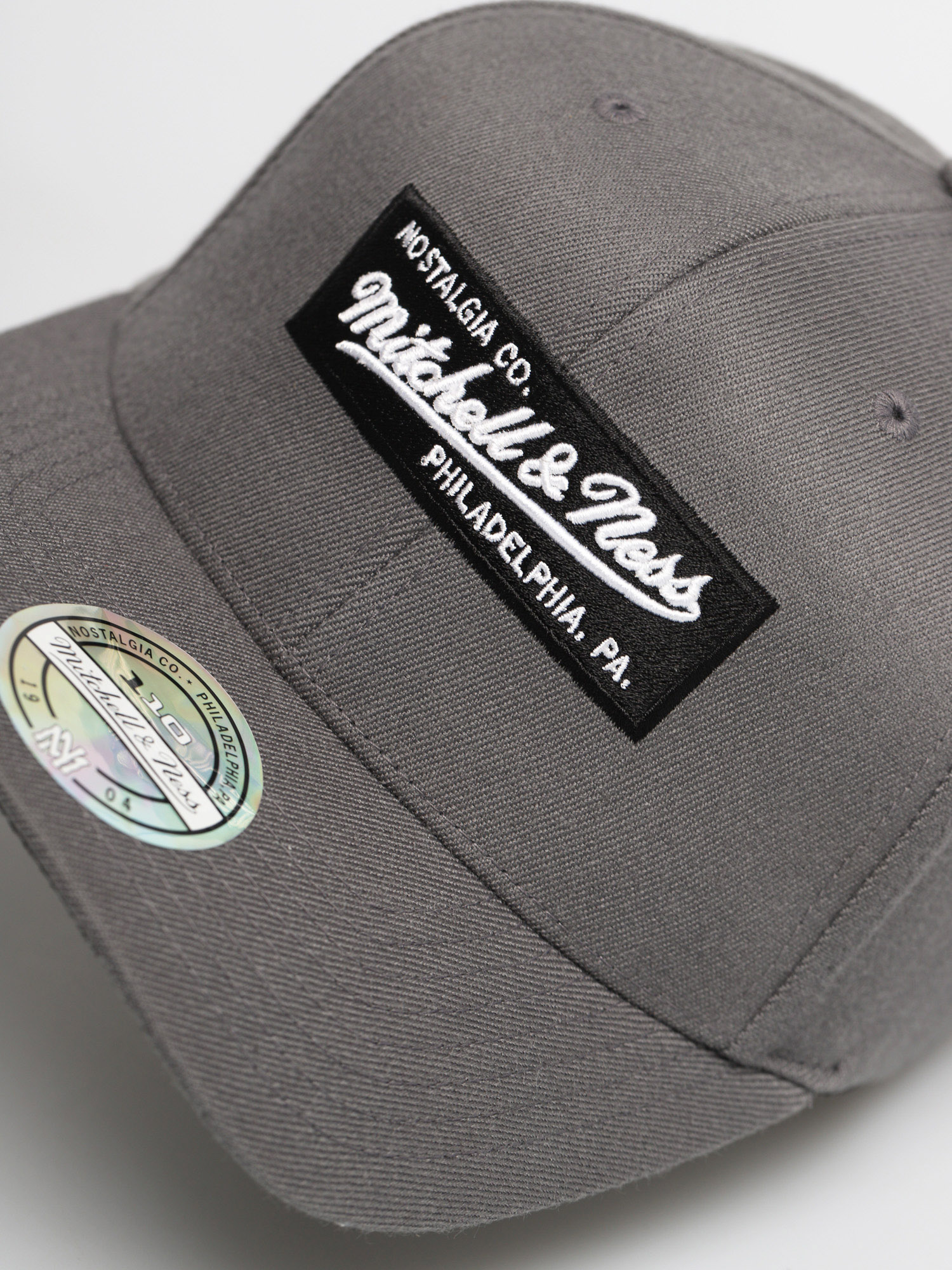 Czapka z daszkiem Mitchell & Ness Box Logo 110 6 Panel ZD (charcoal)