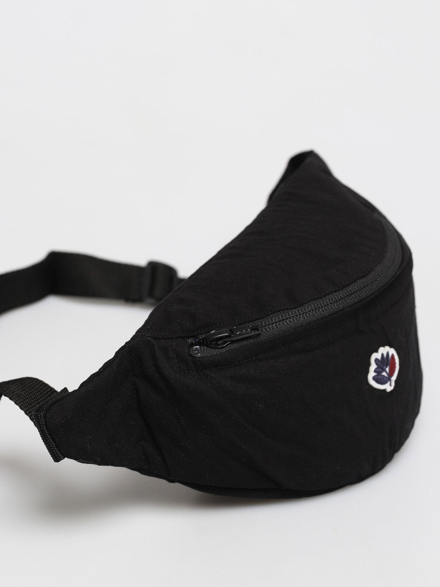 Nerka Magenta Hip bag (black)