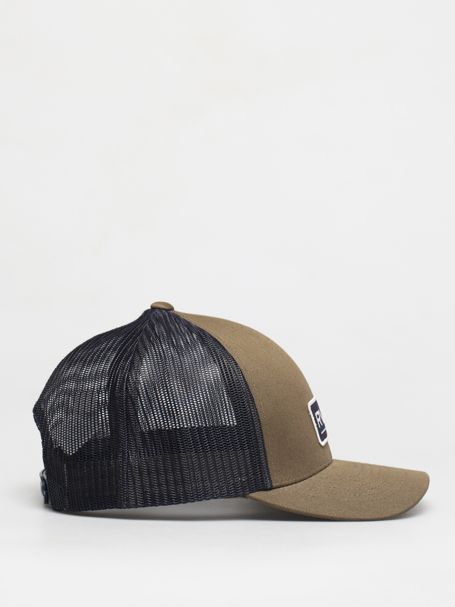 Czapka z daszkiem RVCA Ticket Trucker III ZD (olive)