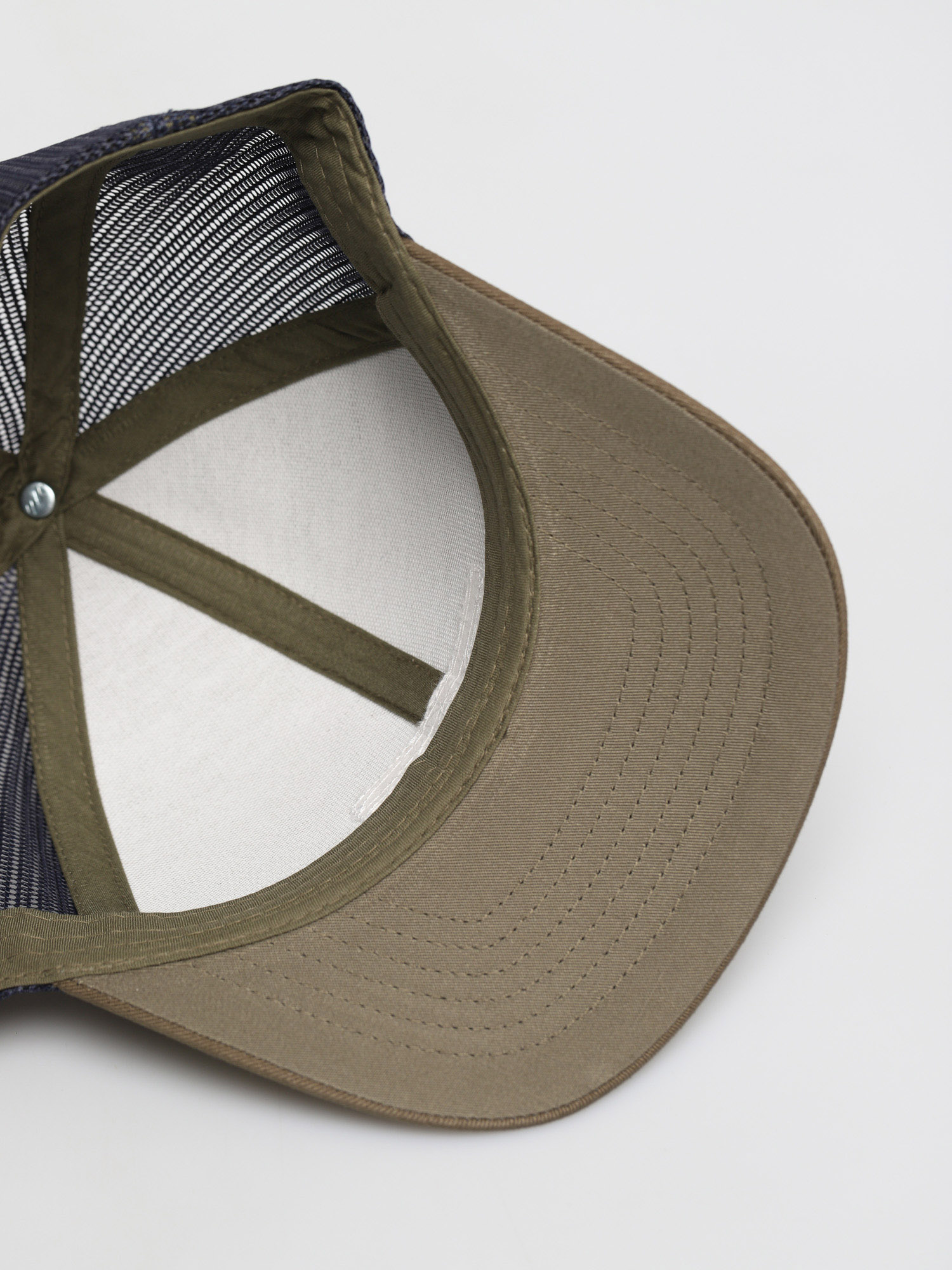 Czapka z daszkiem RVCA Ticket Trucker III ZD (olive)