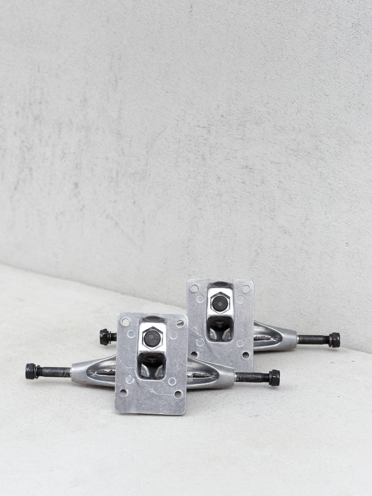 Traki Globe Slant Standard (raw finish)