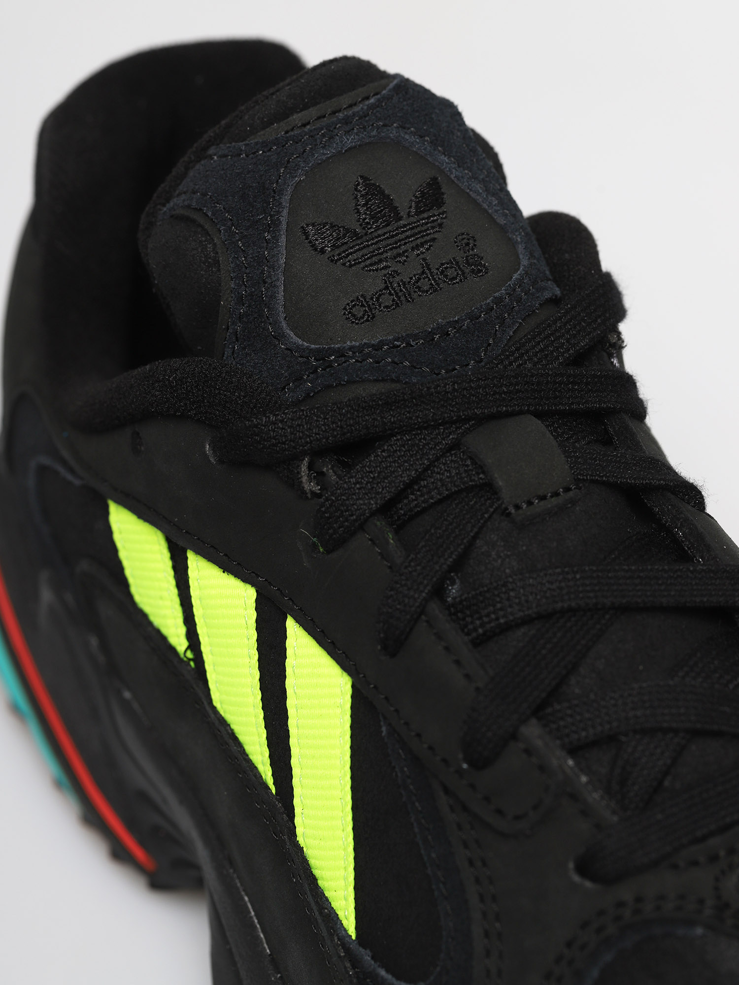 Buty adidas Originals Yung 1 Trail (cblack/syello/hiraqu)