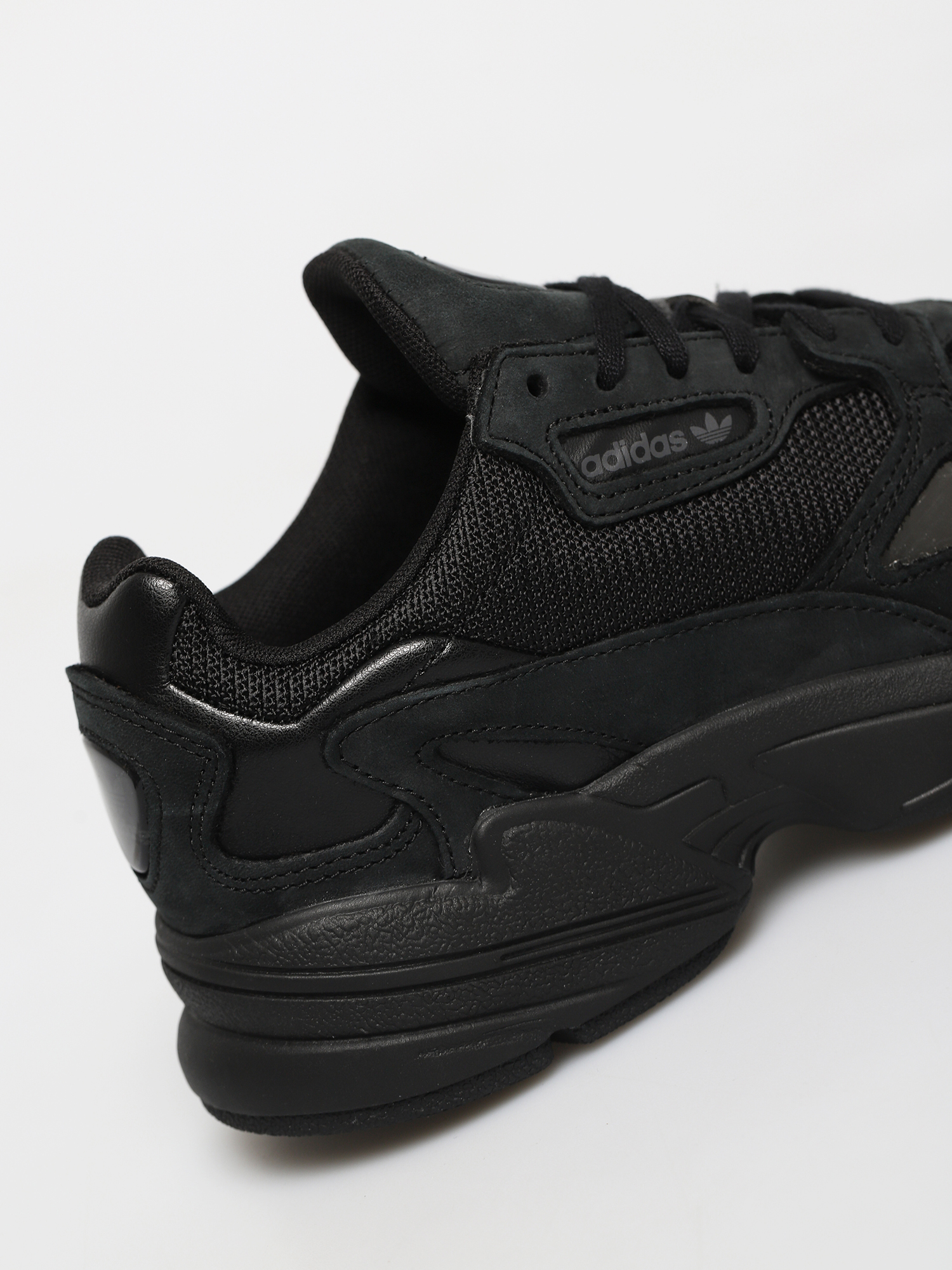 Buty adidas Originals Falcon Wmn (core black/core black/grey five)