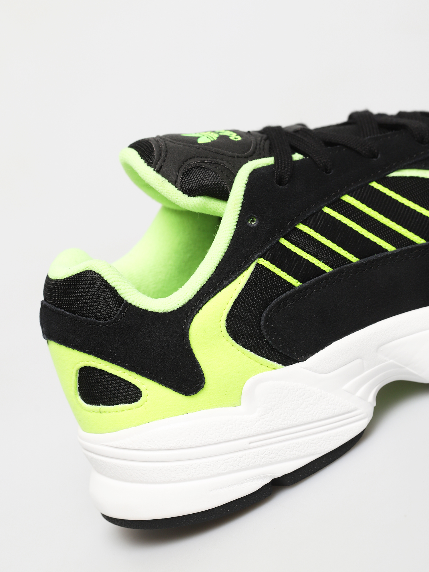 Buty adidas Originals Yung 1 (core black/core black/hi res yellow)