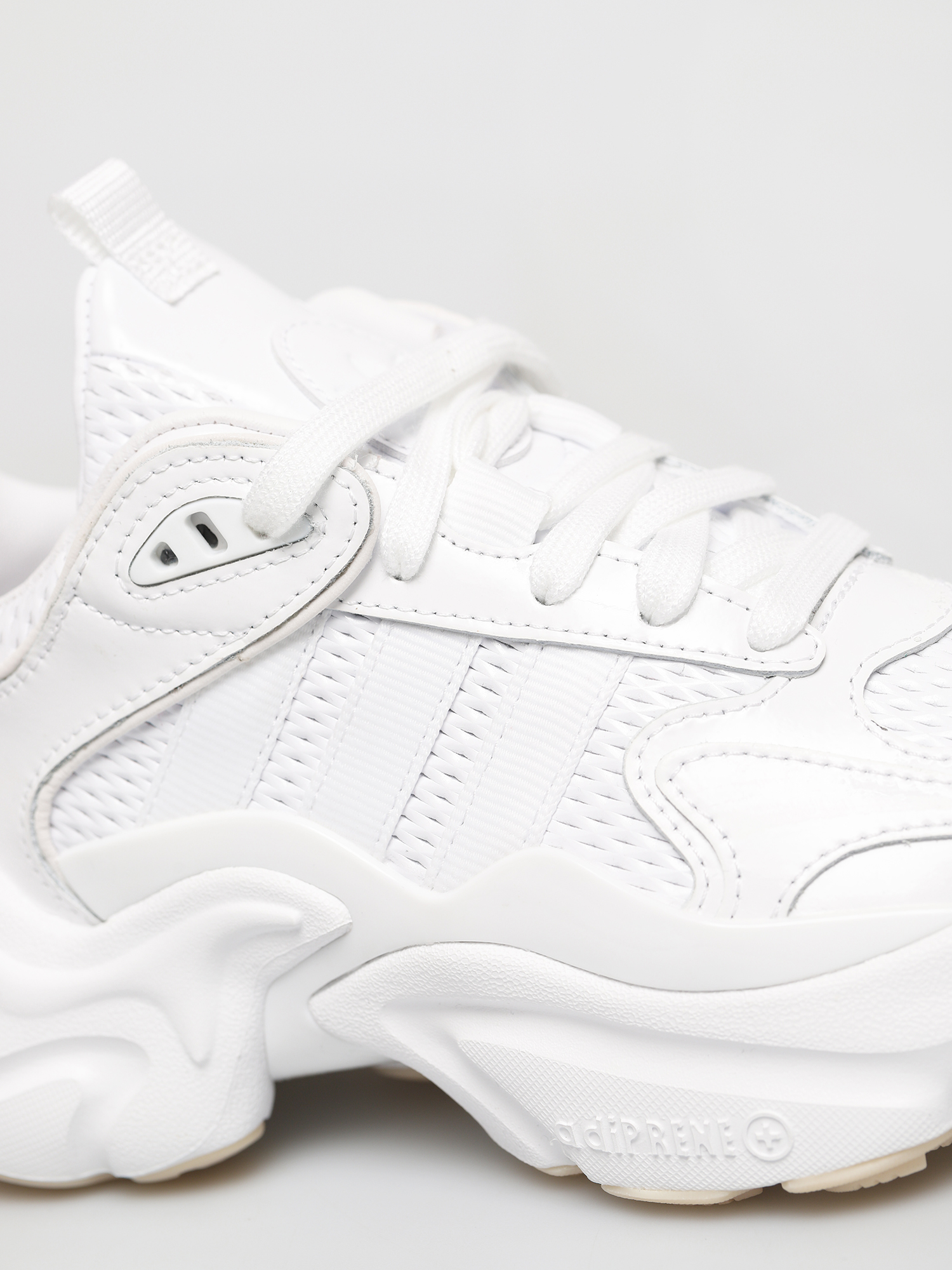 Buty adidas Originals Magmur Runner Wmn (ftwr white/ftwr white/core black)