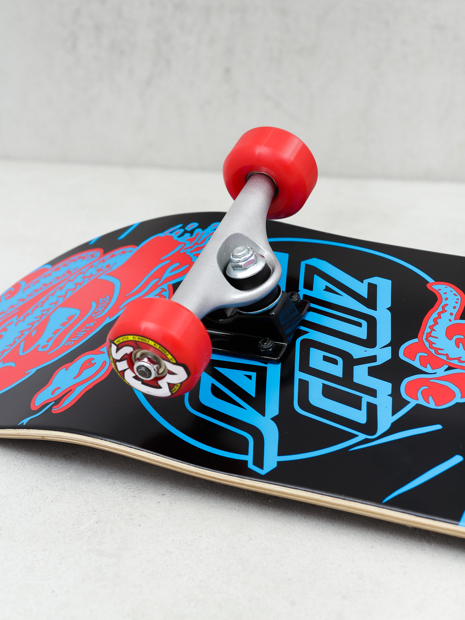 Deskorolka Santa Cruz Snakebite (black/blue/red)