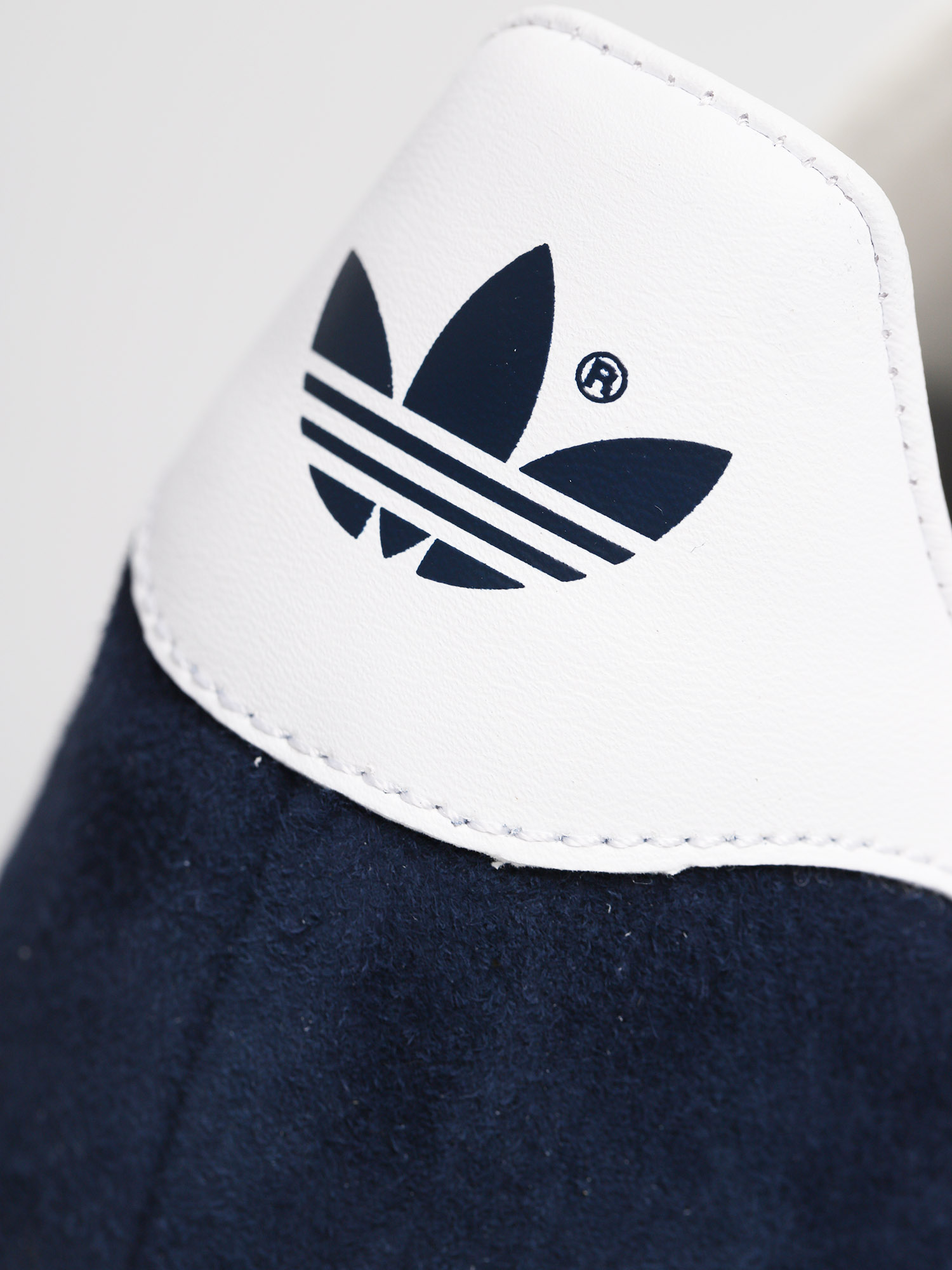 Buty adidas Originals Gazelle (collegiate navy/white/gold met)