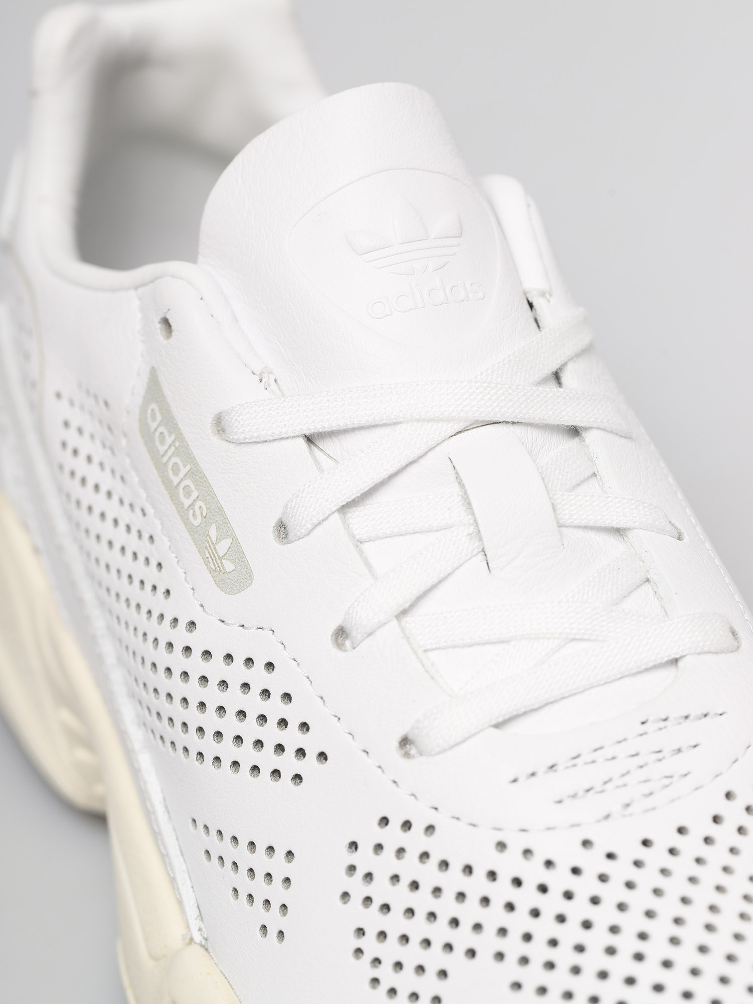 Buty adidas Originals Falcon Alluxe Wmn (ftwwht/ftwwht/owhite)