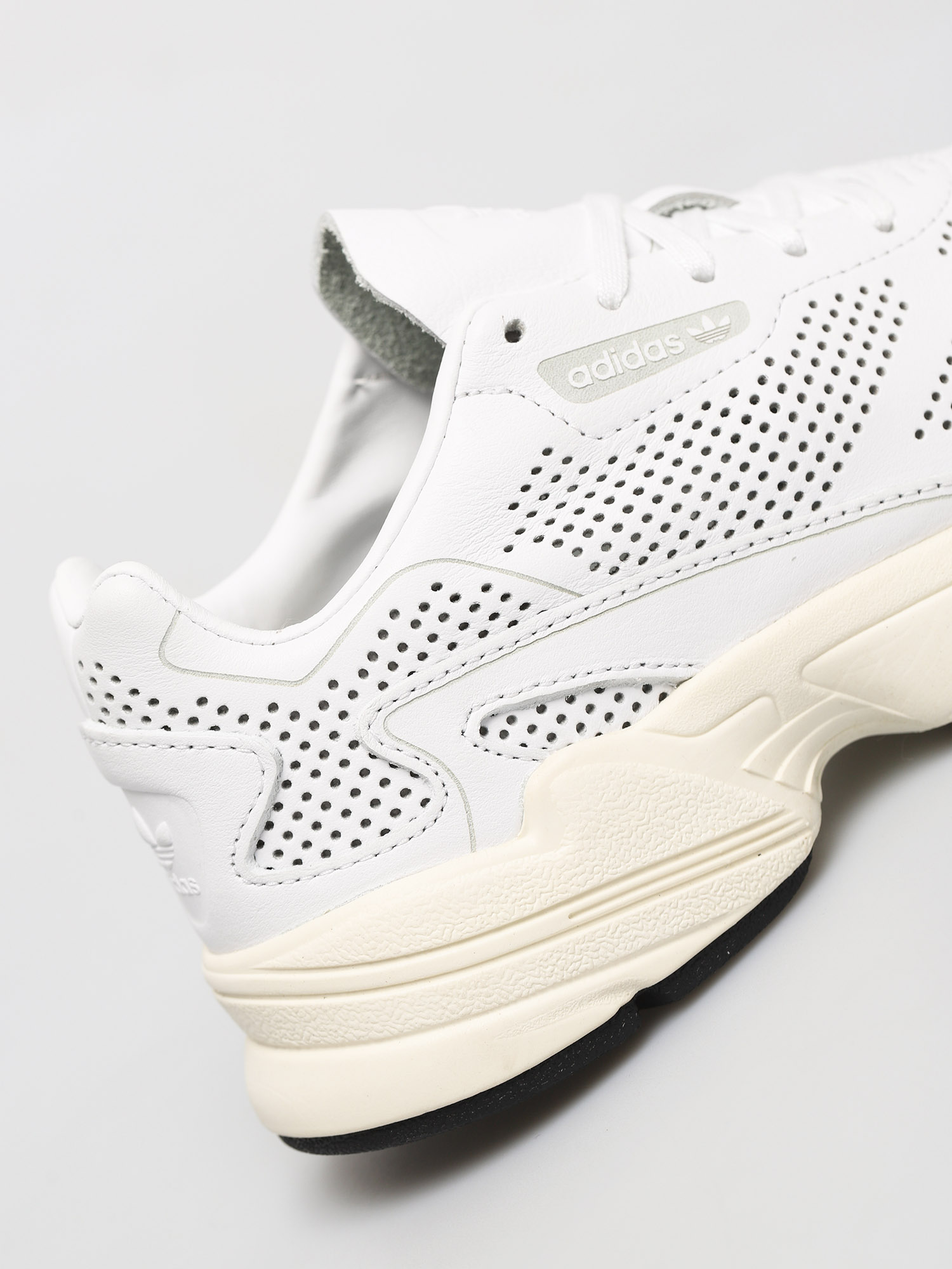Buty adidas Originals Falcon Alluxe Wmn (ftwwht/ftwwht/owhite)