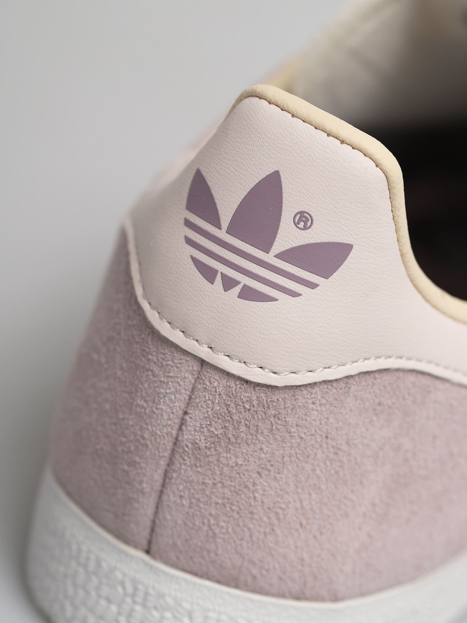 Buty adidas Originals Gazelle Wmn (sofvis/orctin/ecrtin)