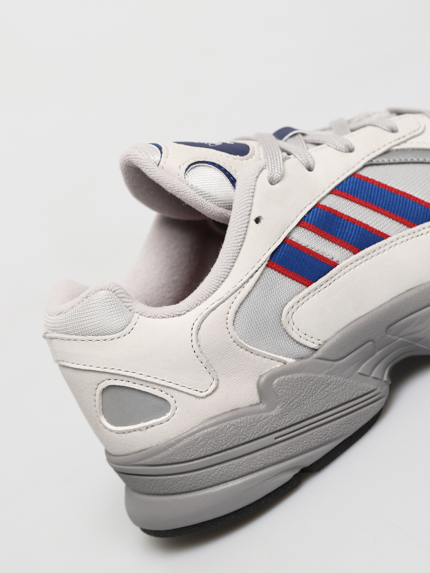 Buty adidas Originals Yung 1 (gretwo/croyal/scarle)