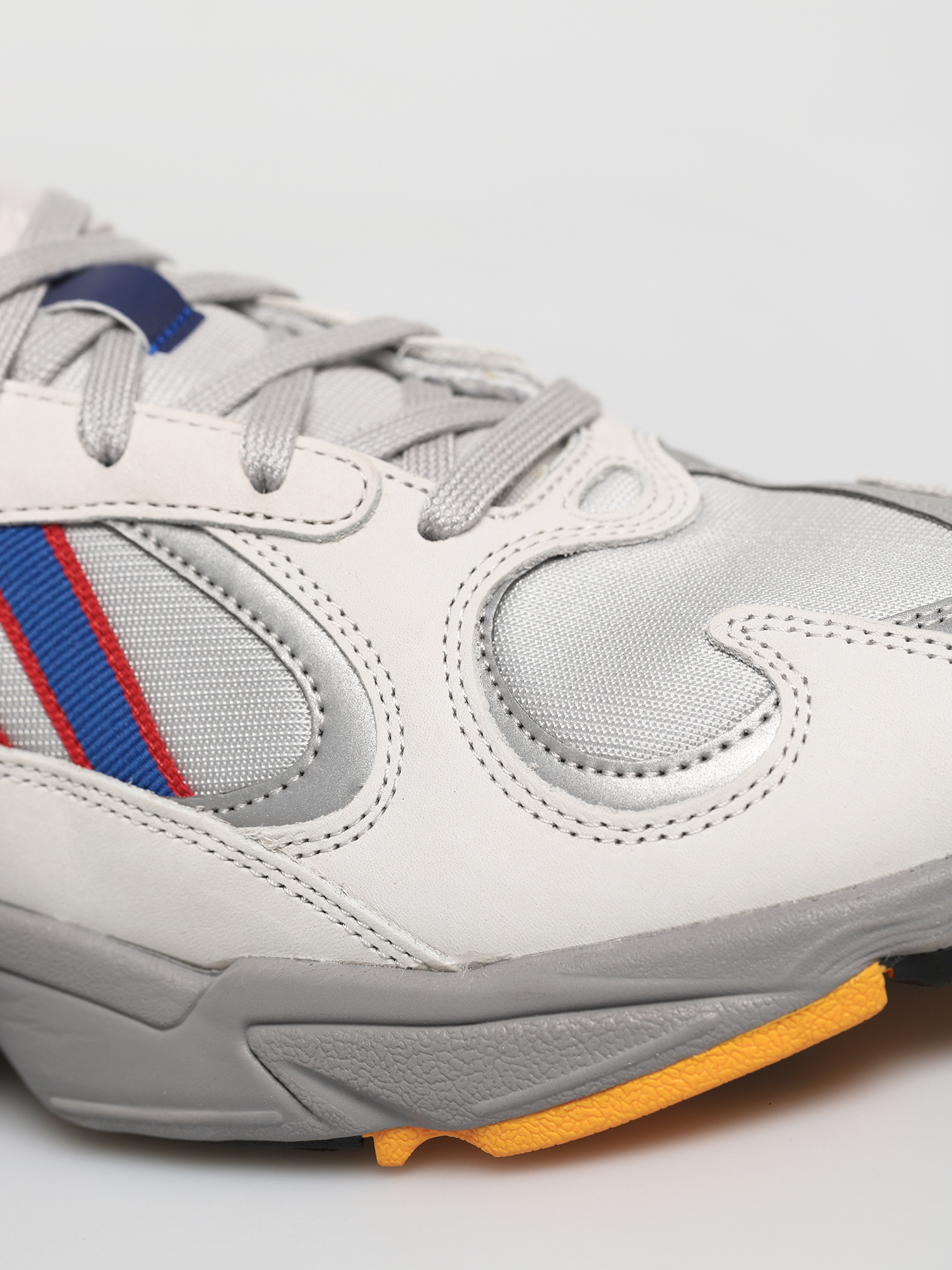 Buty adidas Originals Yung 1 (gretwo/croyal/scarle)
